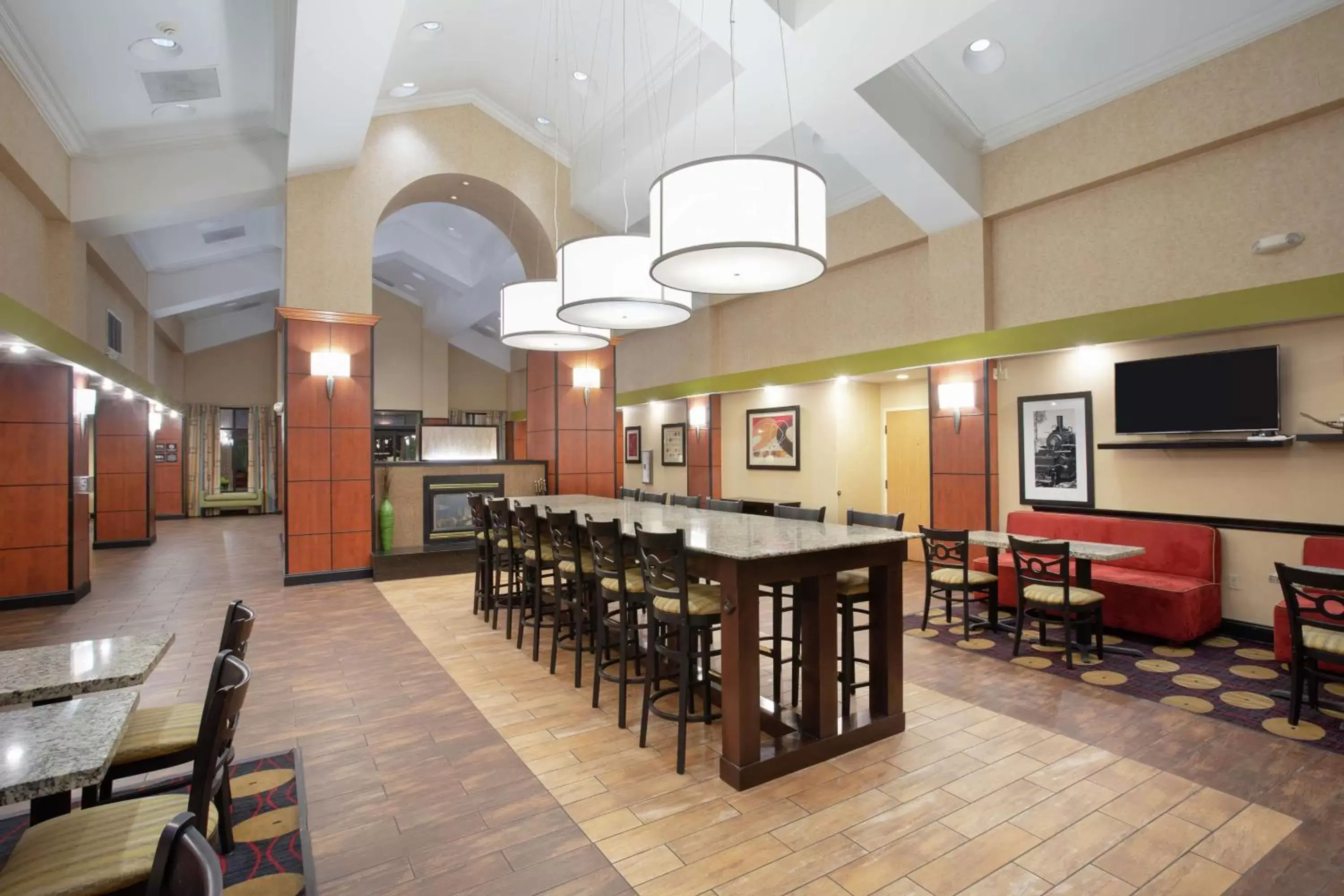 Lobby or reception in Hampton Inn & Suites Kansas City-Merriam