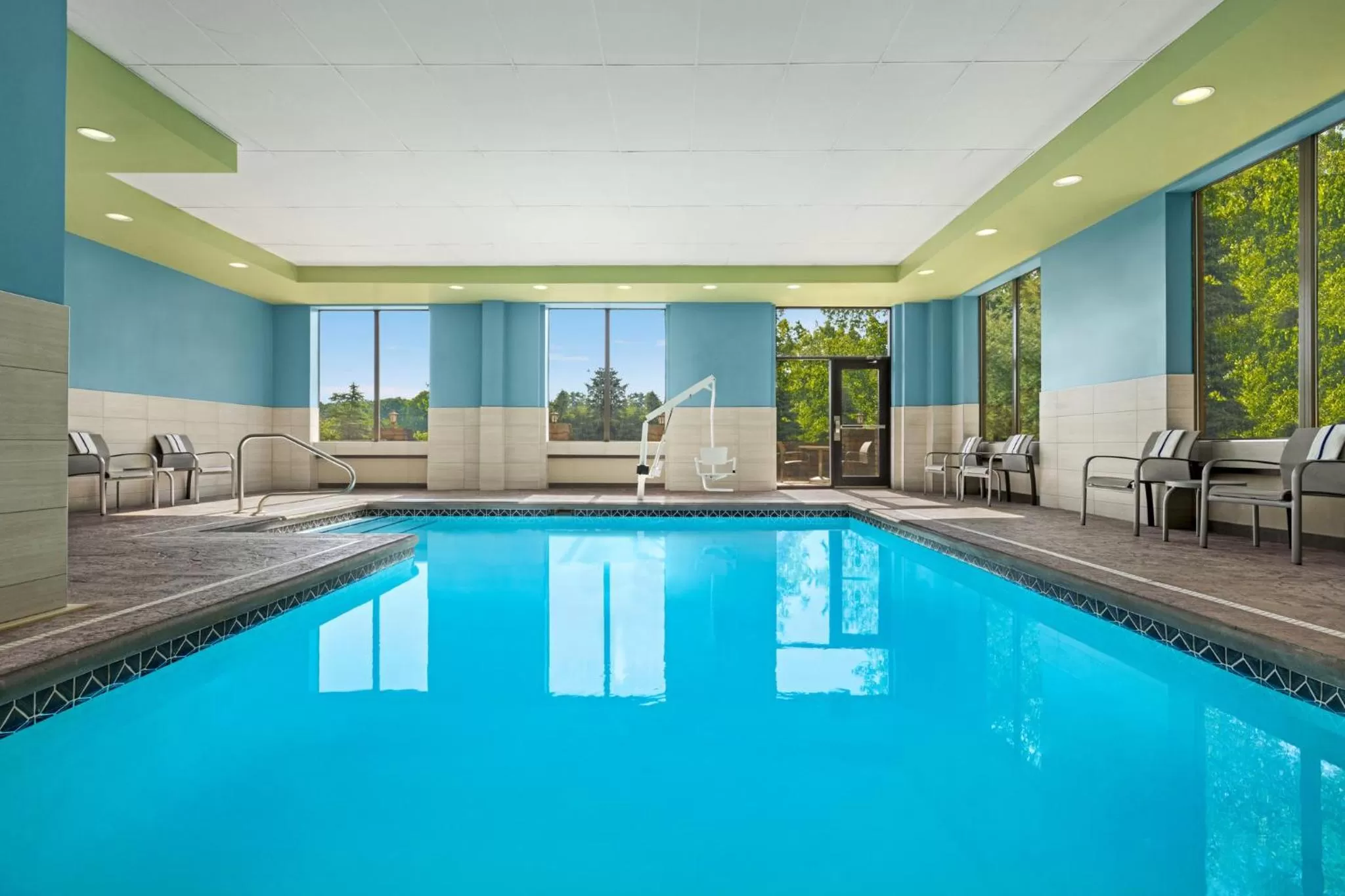 Swimming pool in Holiday Inn Express Hotel and Suites Akron South-Airport Area by IHG