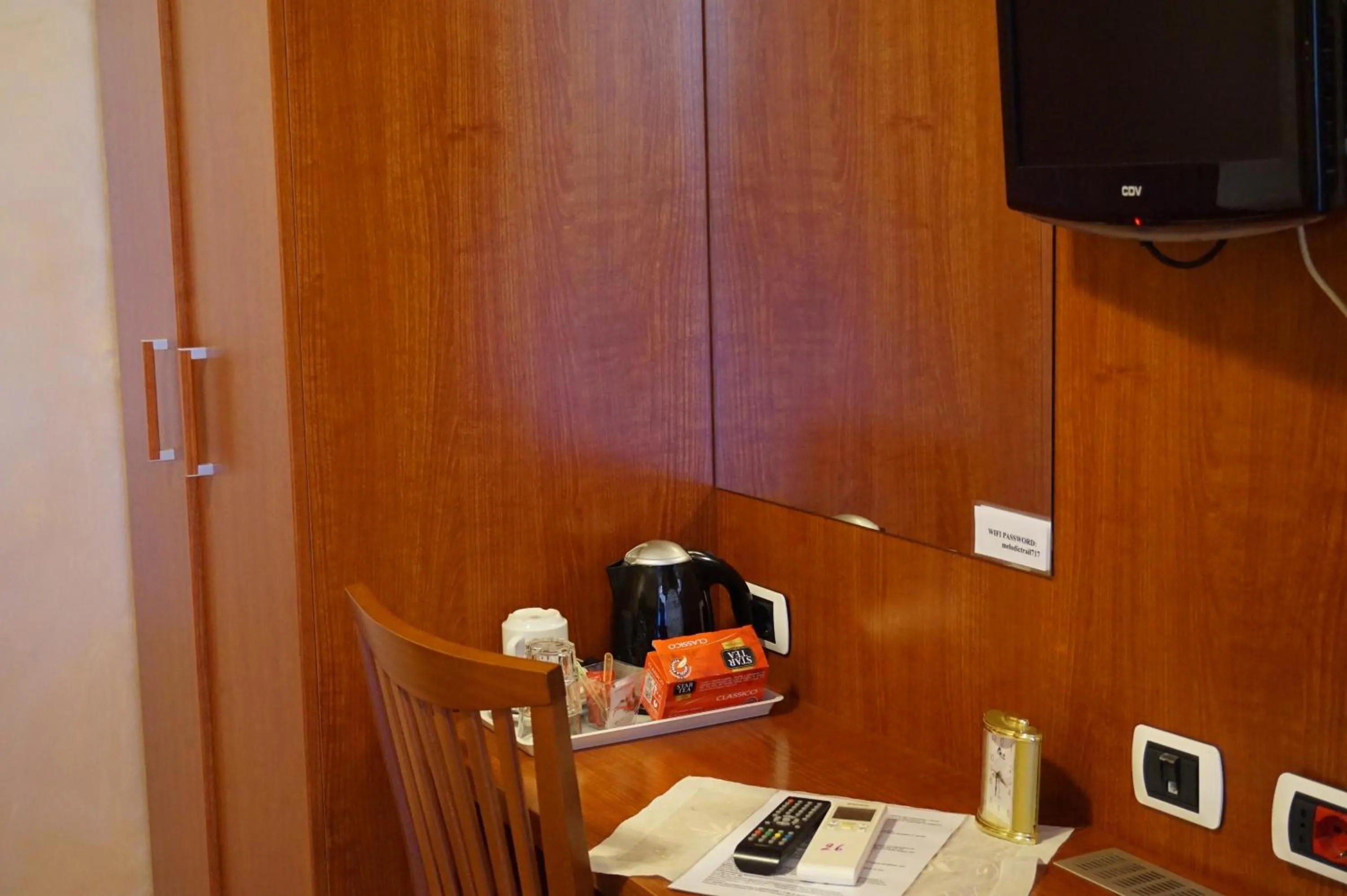 TV and multimedia in Hotel Maryelen