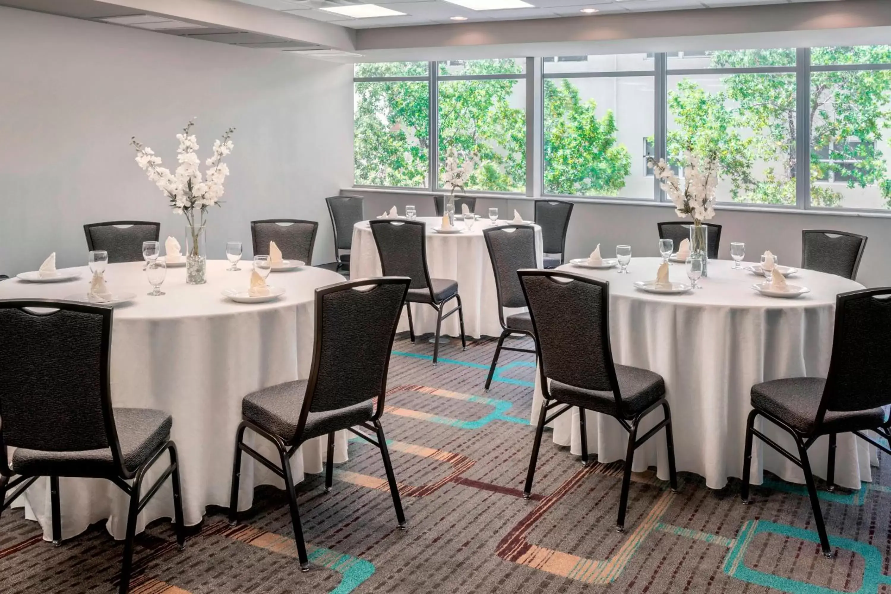 Meeting/conference room, Restaurant/Places to Eat in Residence Inn Fort Lauderdale Pompano Beach/Oceanfront