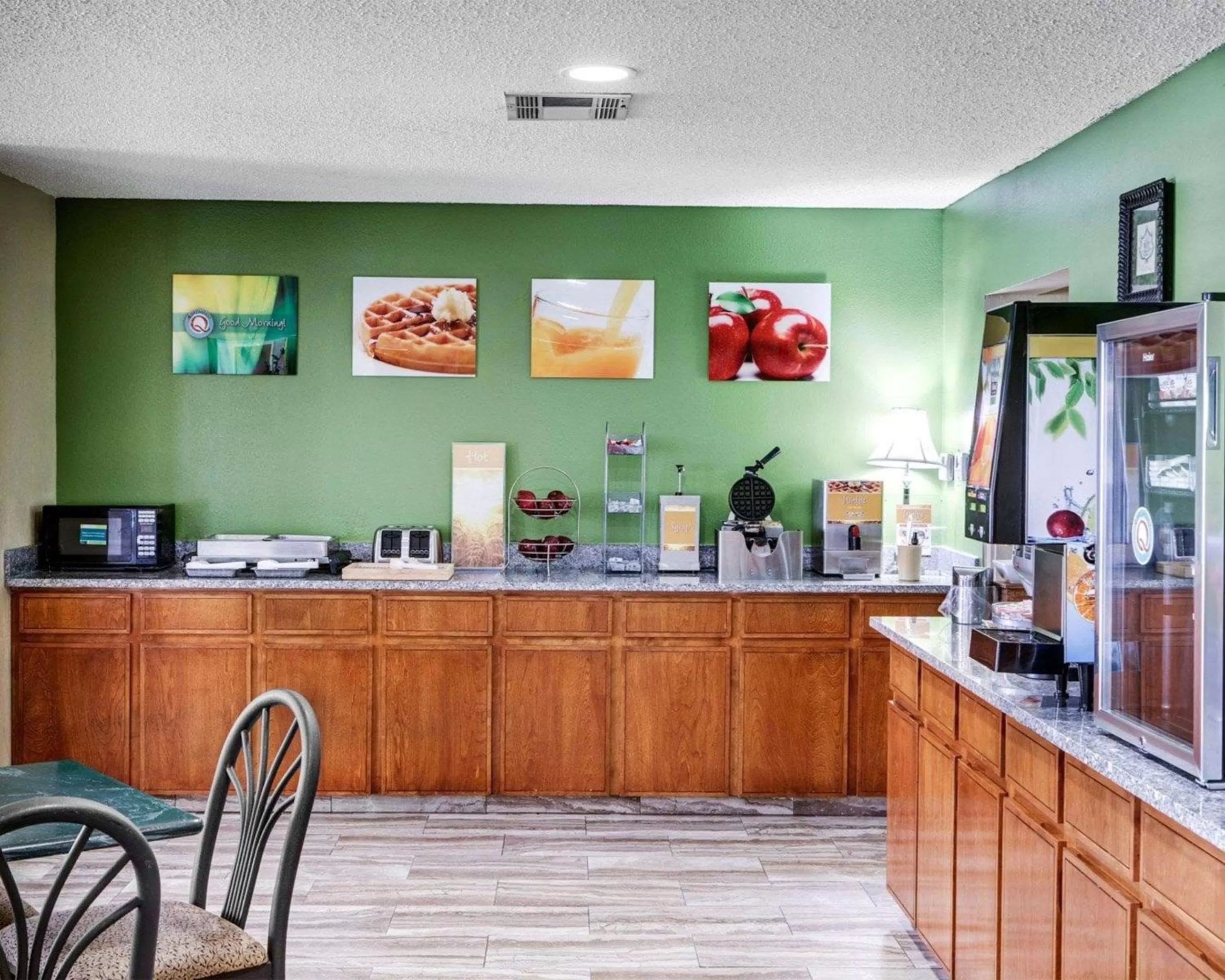 Restaurant/places to eat in Quality Suites Baton Rouge East - Denham Springs