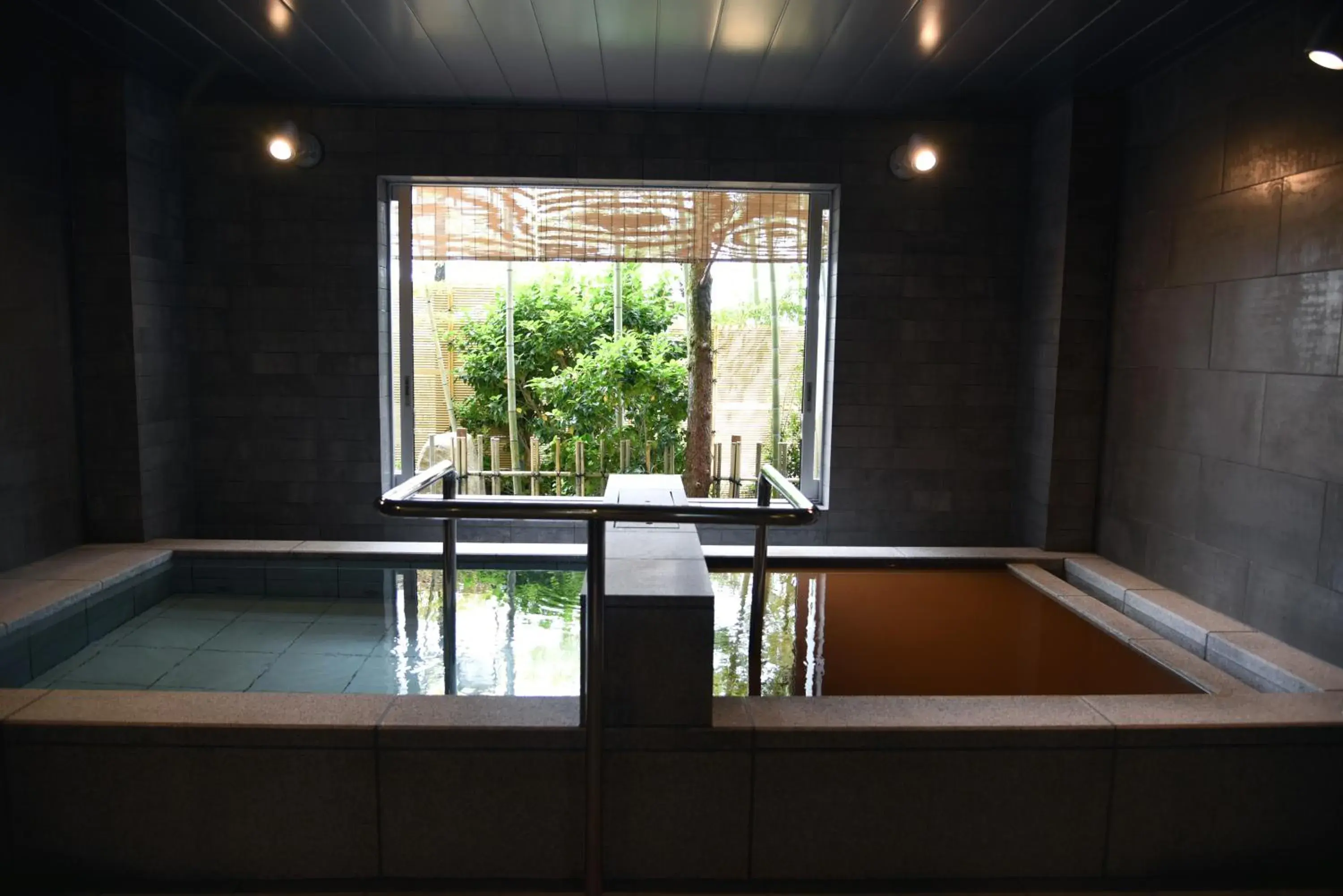 Hot Spring Bath, Swimming Pool in Arima Onsen Taketoritei Maruyama Ryokan