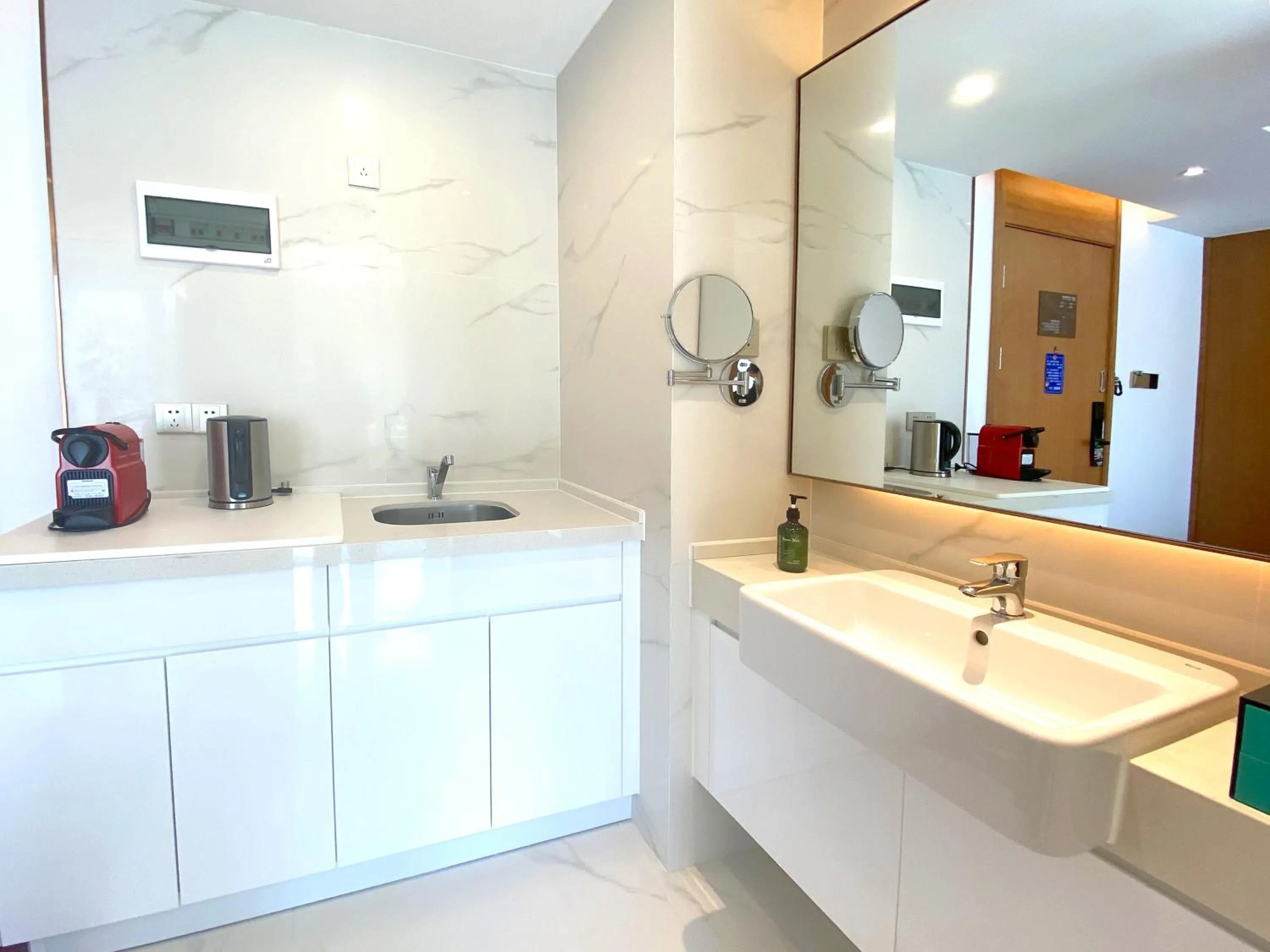 Bathroom in Wingate By Wyndham Yangshuo