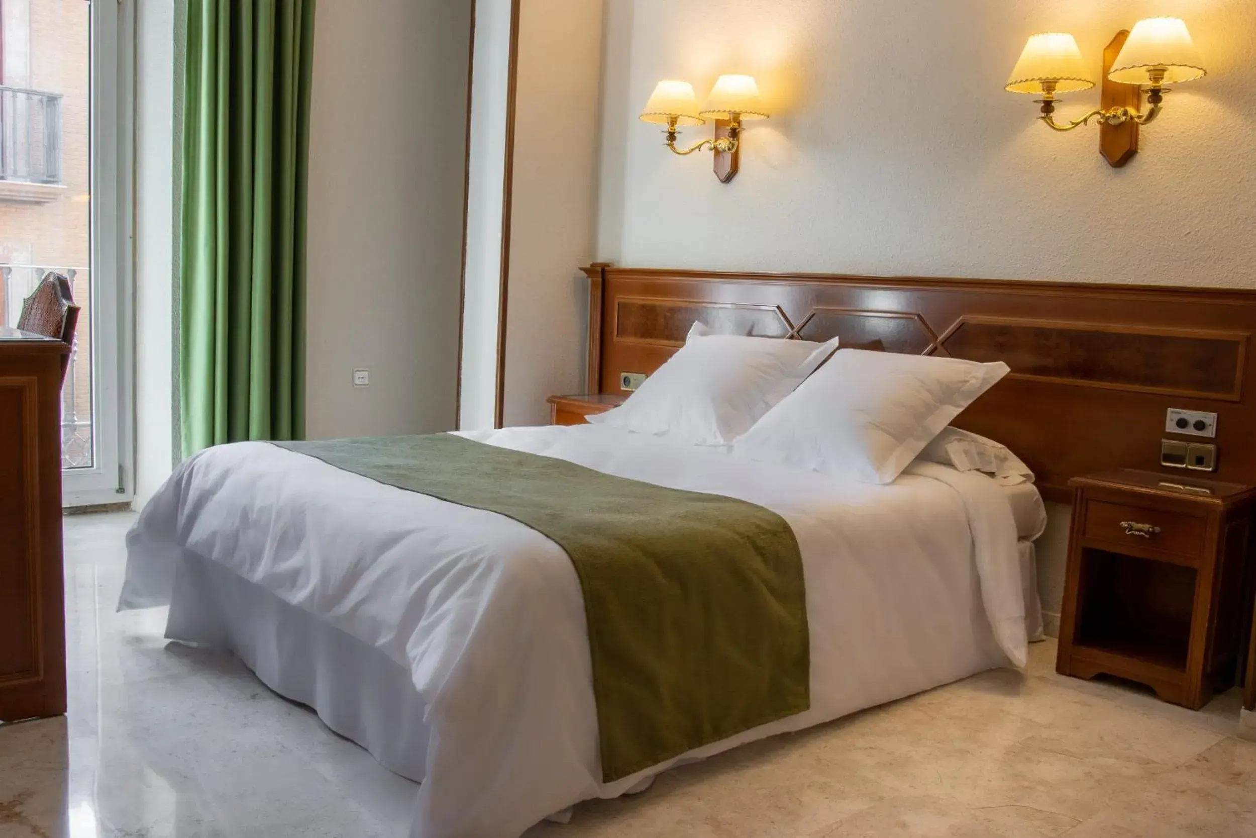 Balcony/Terrace, Bed in Hotel Reina Cristina Balcony/Terrace, Bed in Hotel Reina Cristina