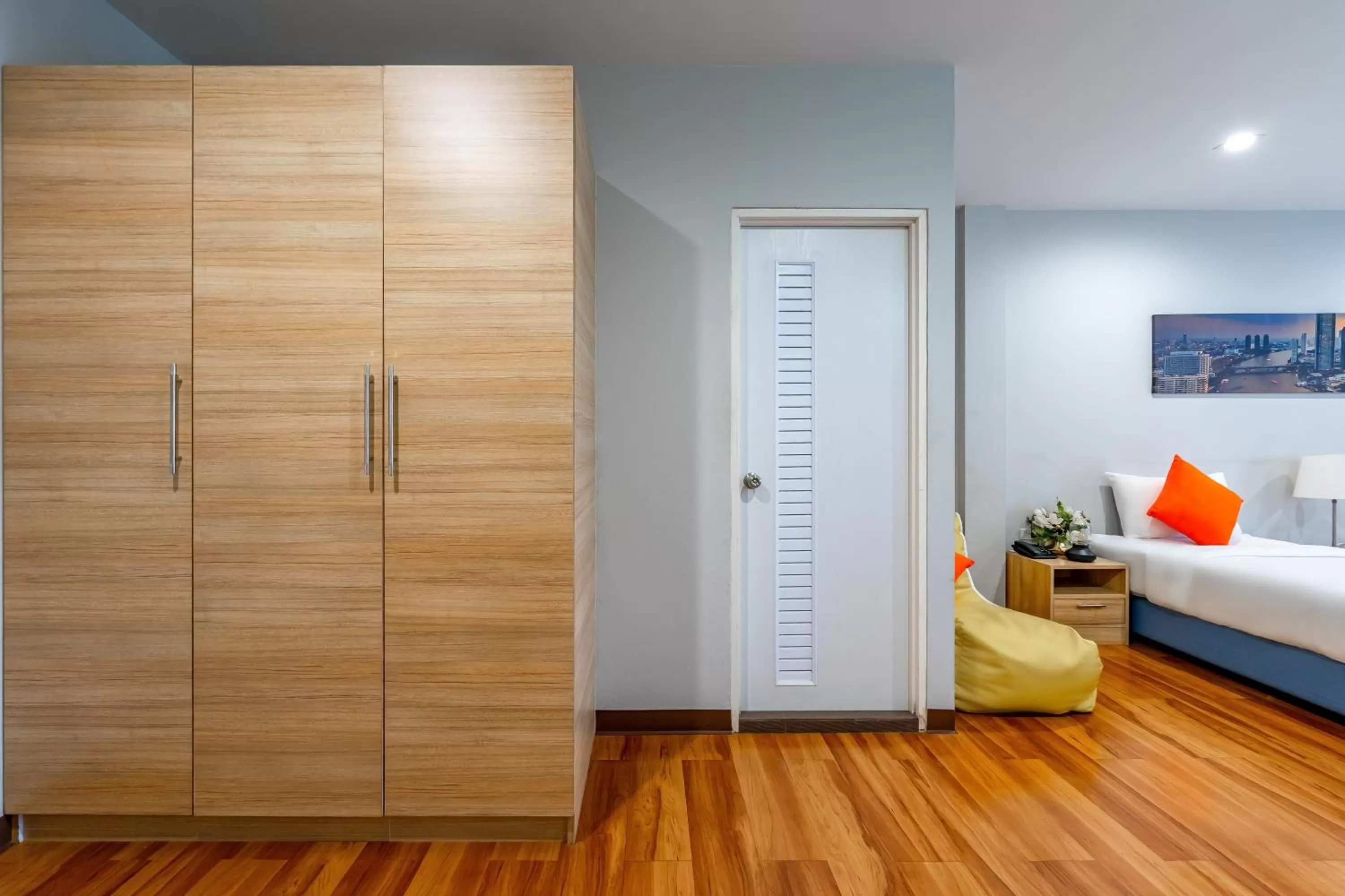 Bed in 7 Days Premium Hotel at Icon Siam Station - No Parking