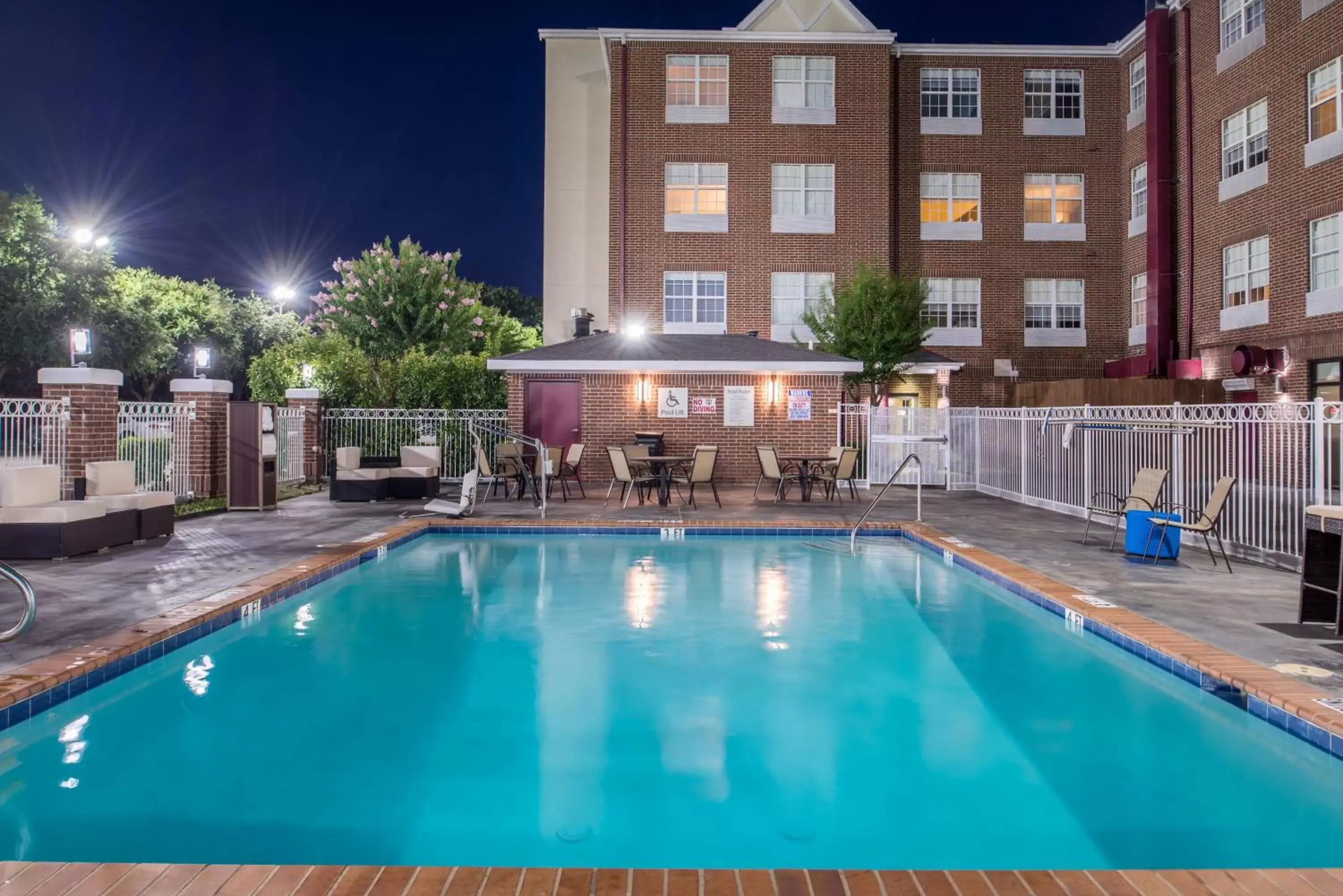 Swimming Pool in Holiday Inn and Suites Addison, an IHG Hotel