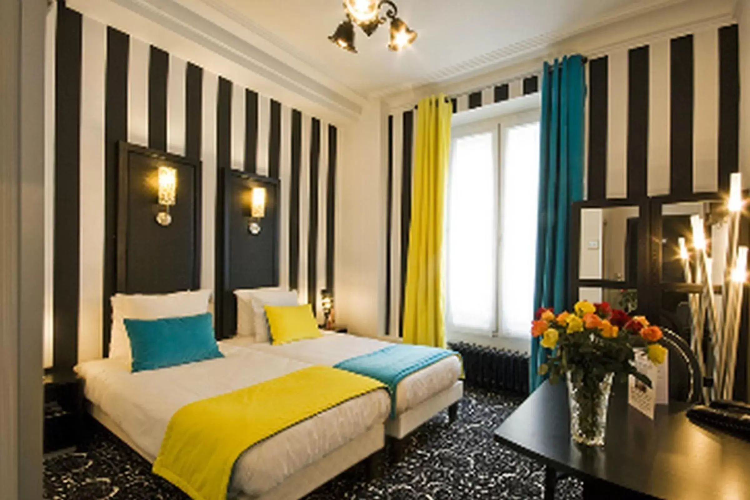 Bedroom, Bed in Hotel Peyris Opera