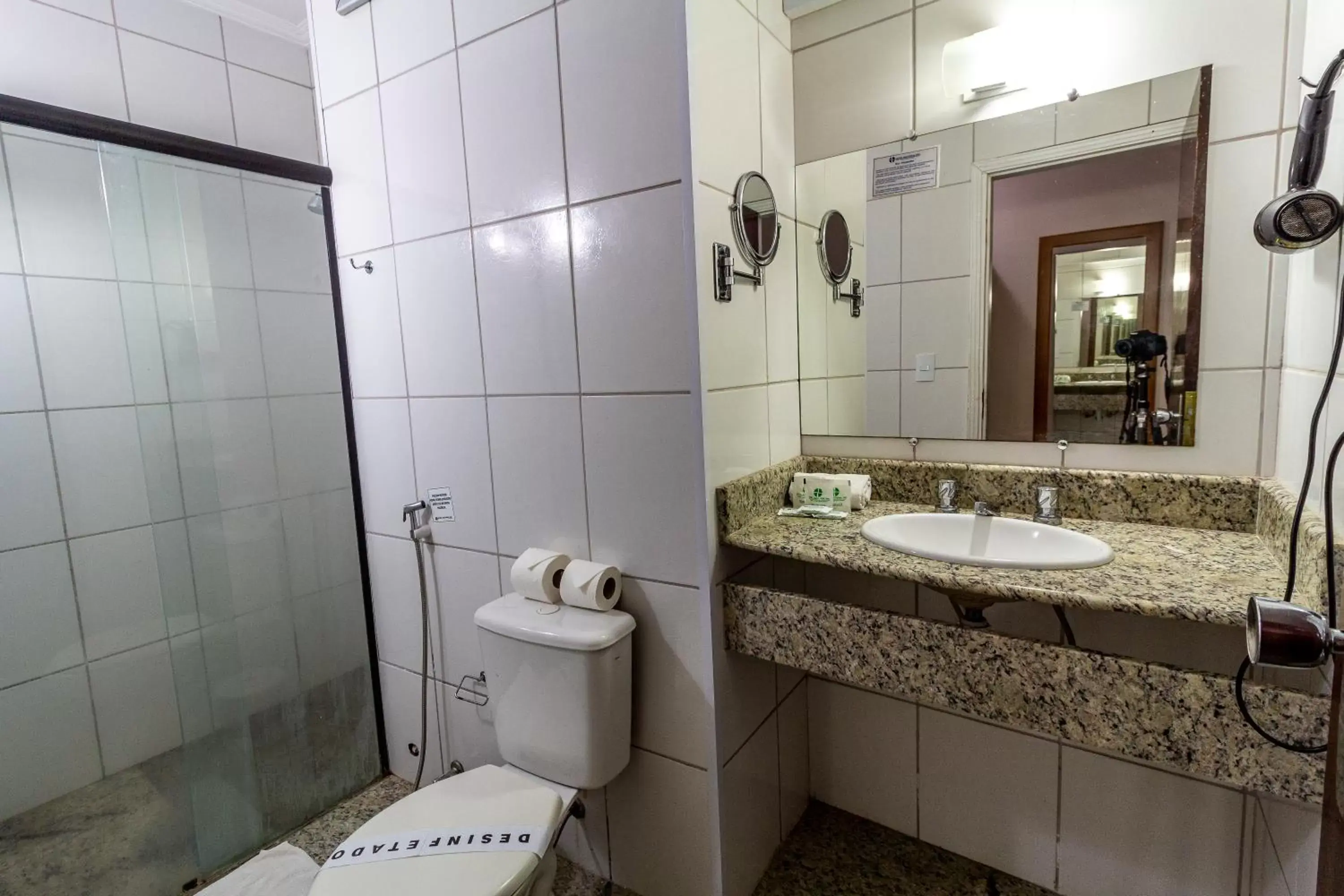 Bathroom in Nacional Inn Piracicaba