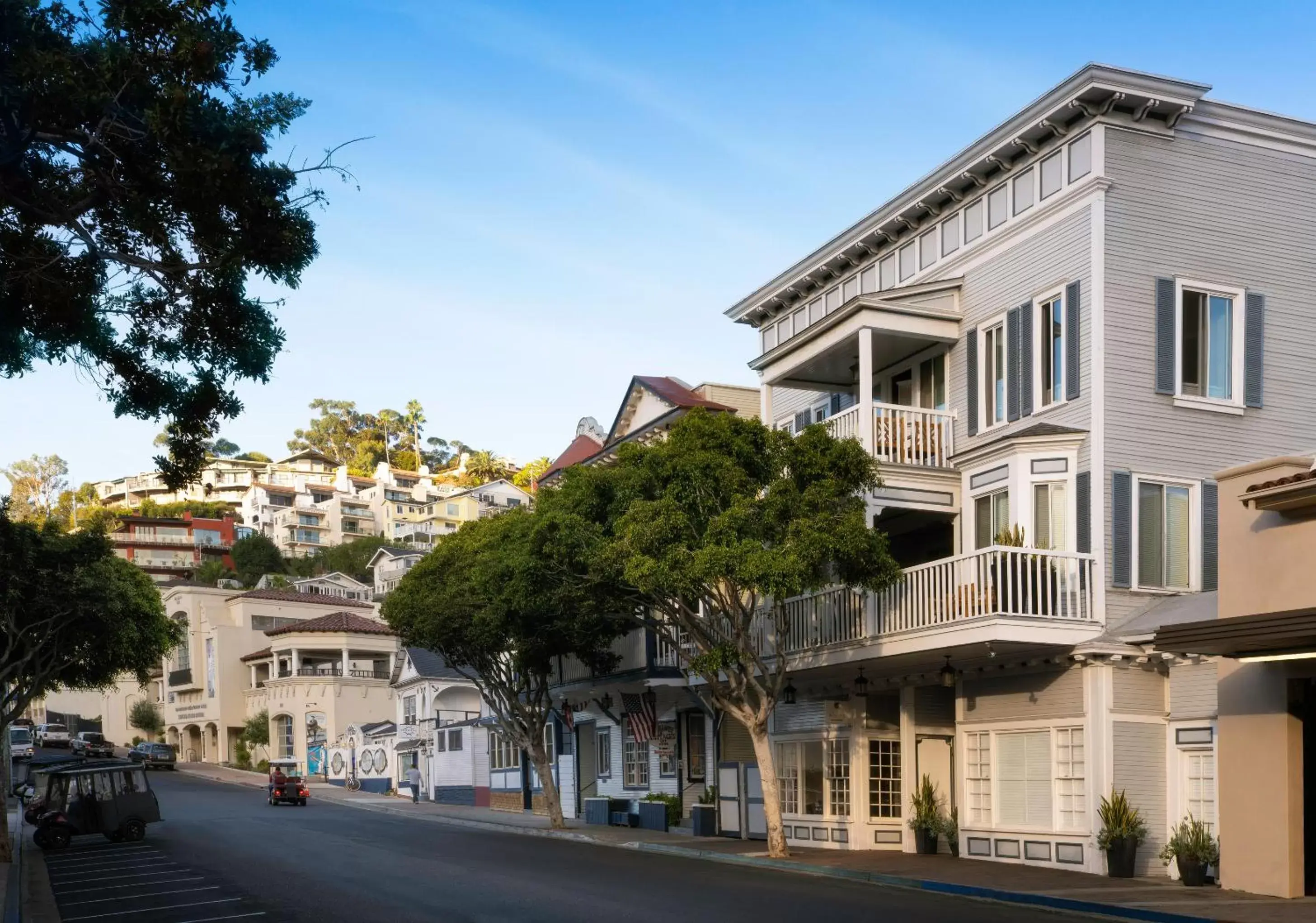 Property building in Catalina Island Inn Property building in Catalina Island Inn