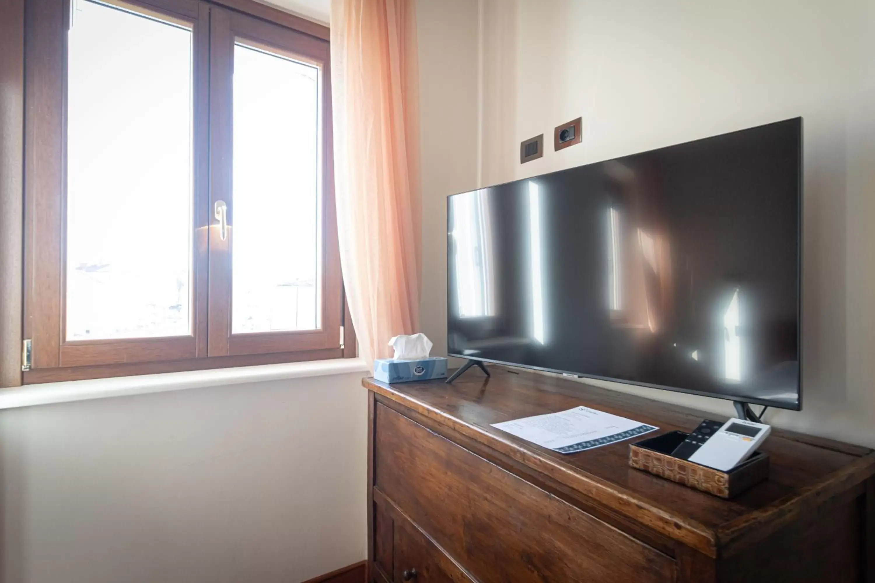 TV and multimedia, TV/Entertainment Center in Residenza San Flaviano, Relais di Charme