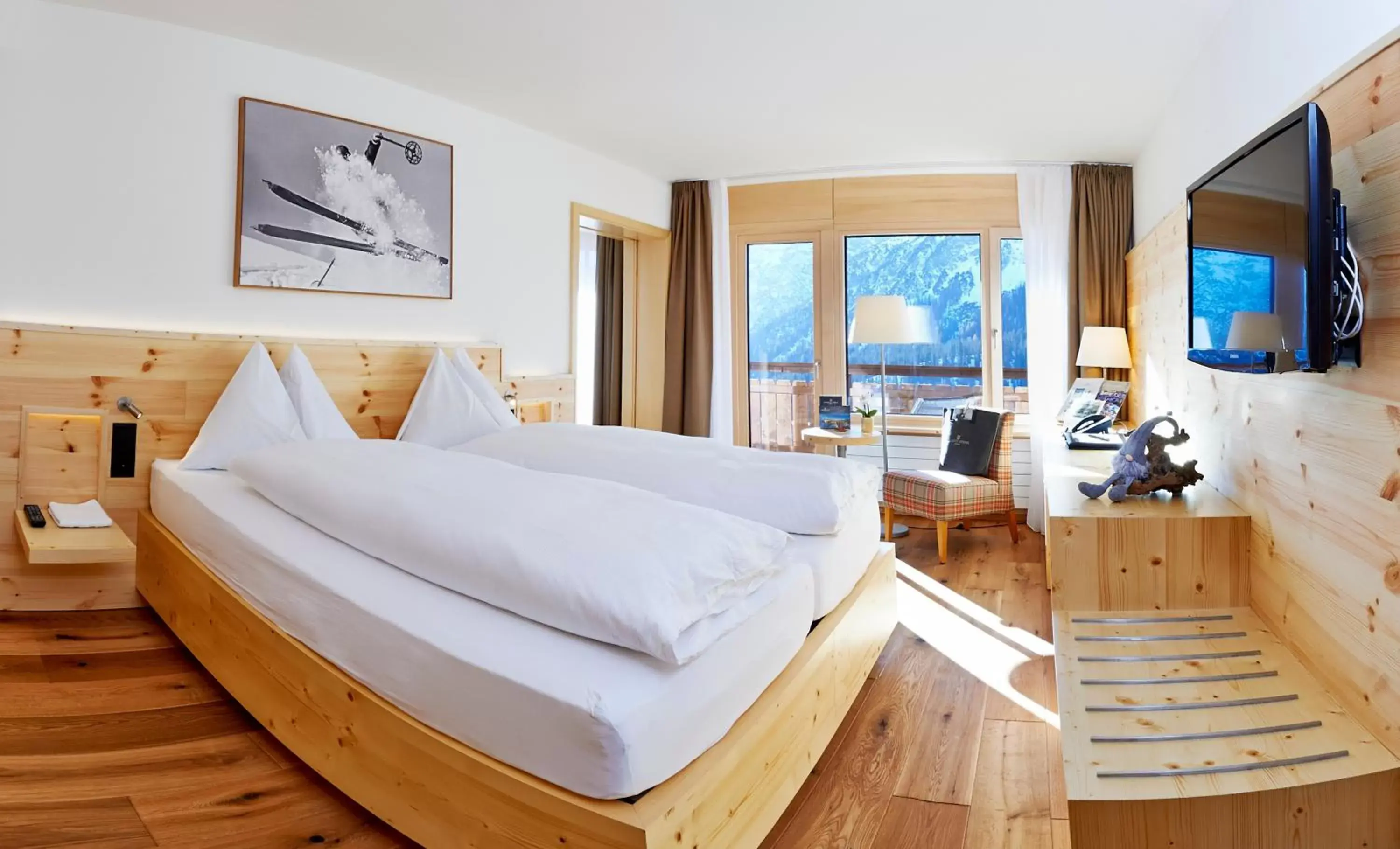 Photo of the whole room in Waldhotel Arosa