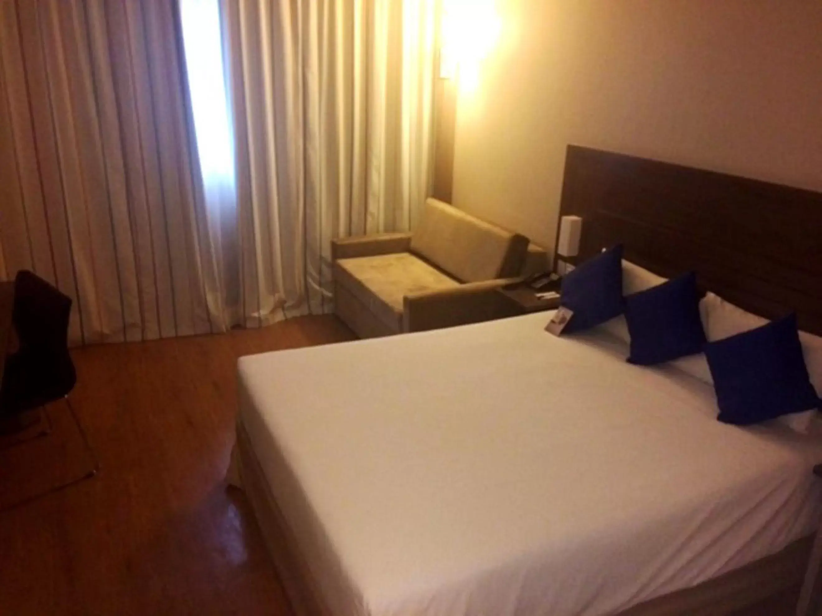 Bed in Novotel Manaus