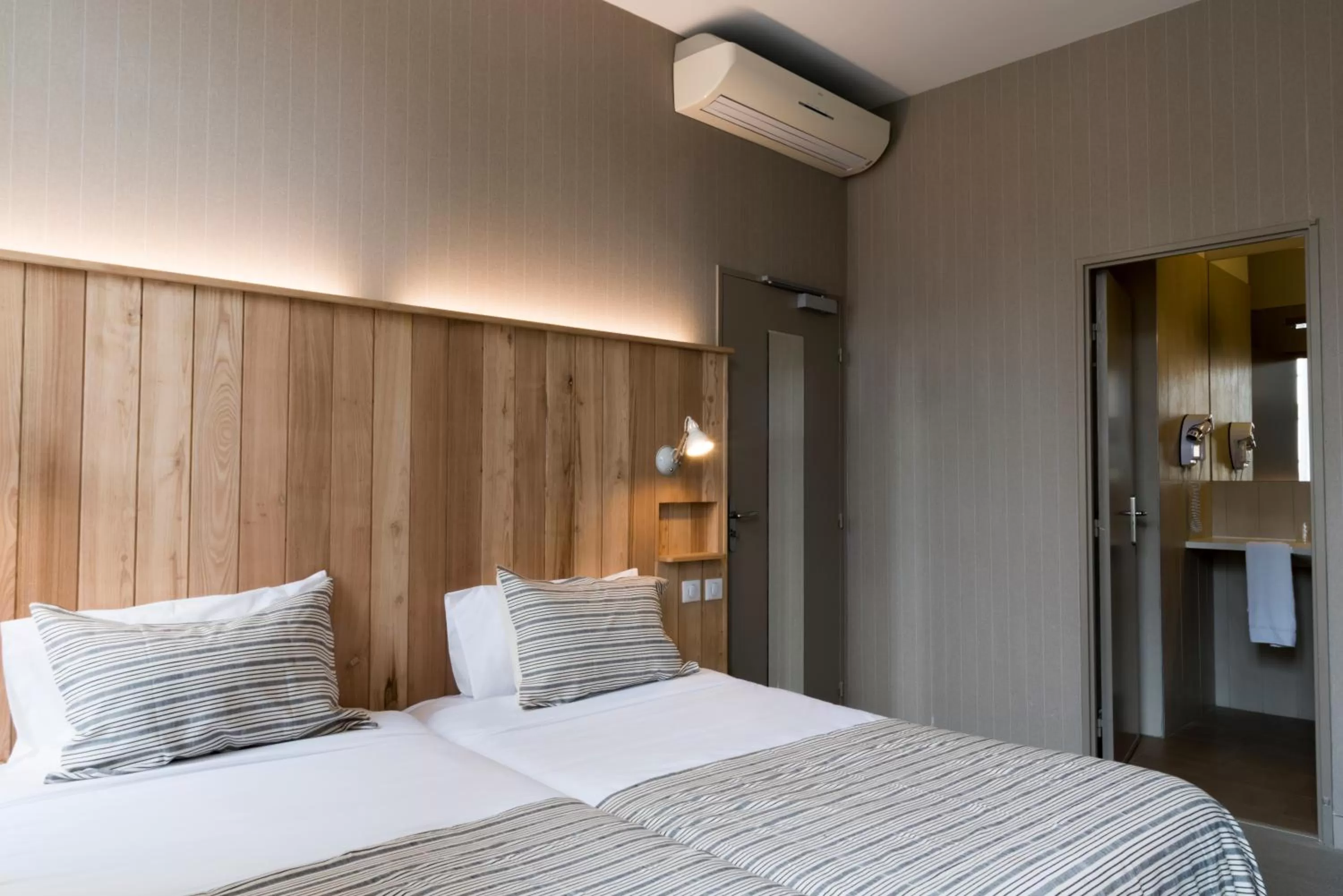 Bed in Auberge de la Commanderie