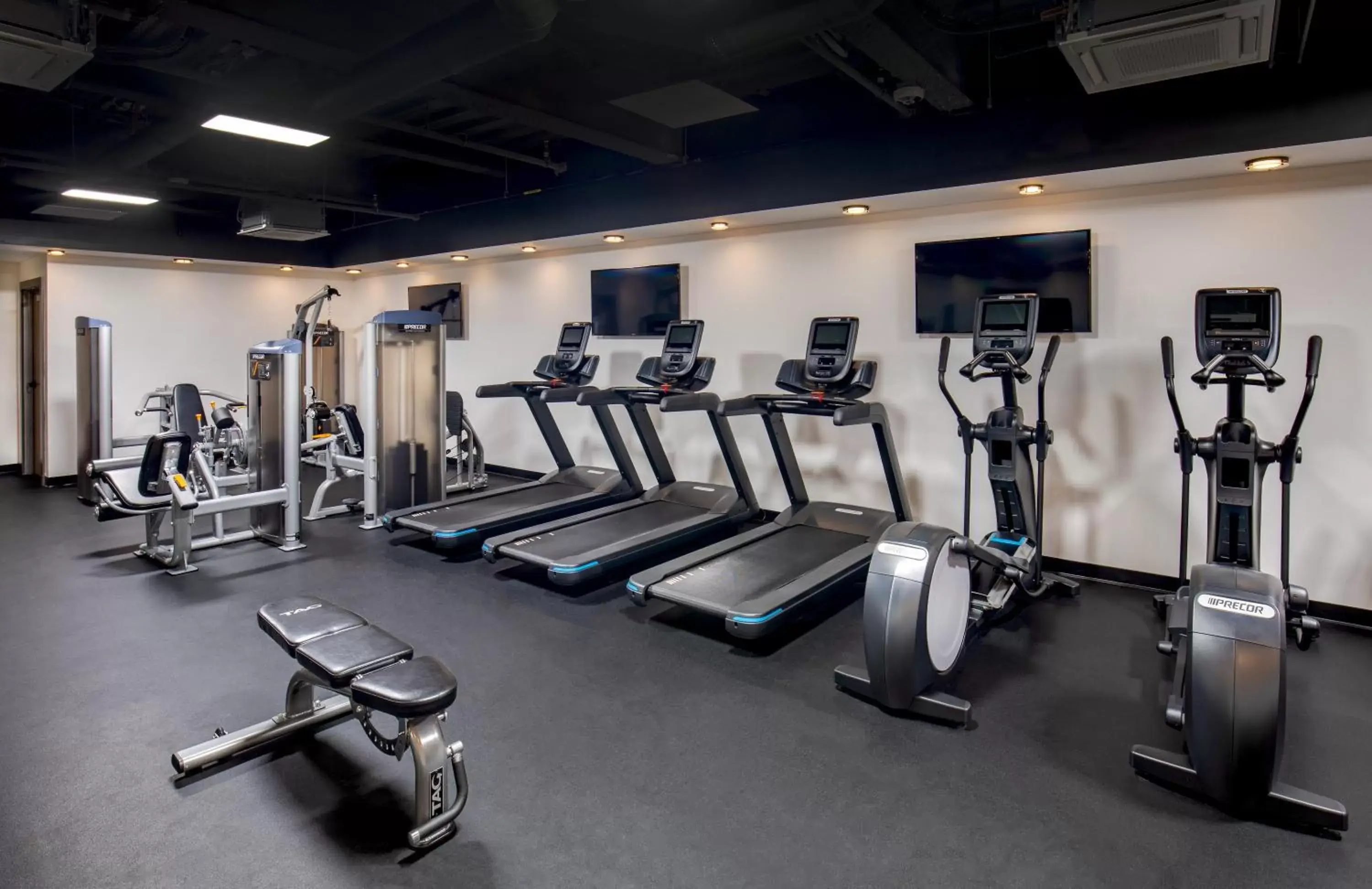 Fitness centre/facilities, Fitness Center/Facilities in Hotel 1868