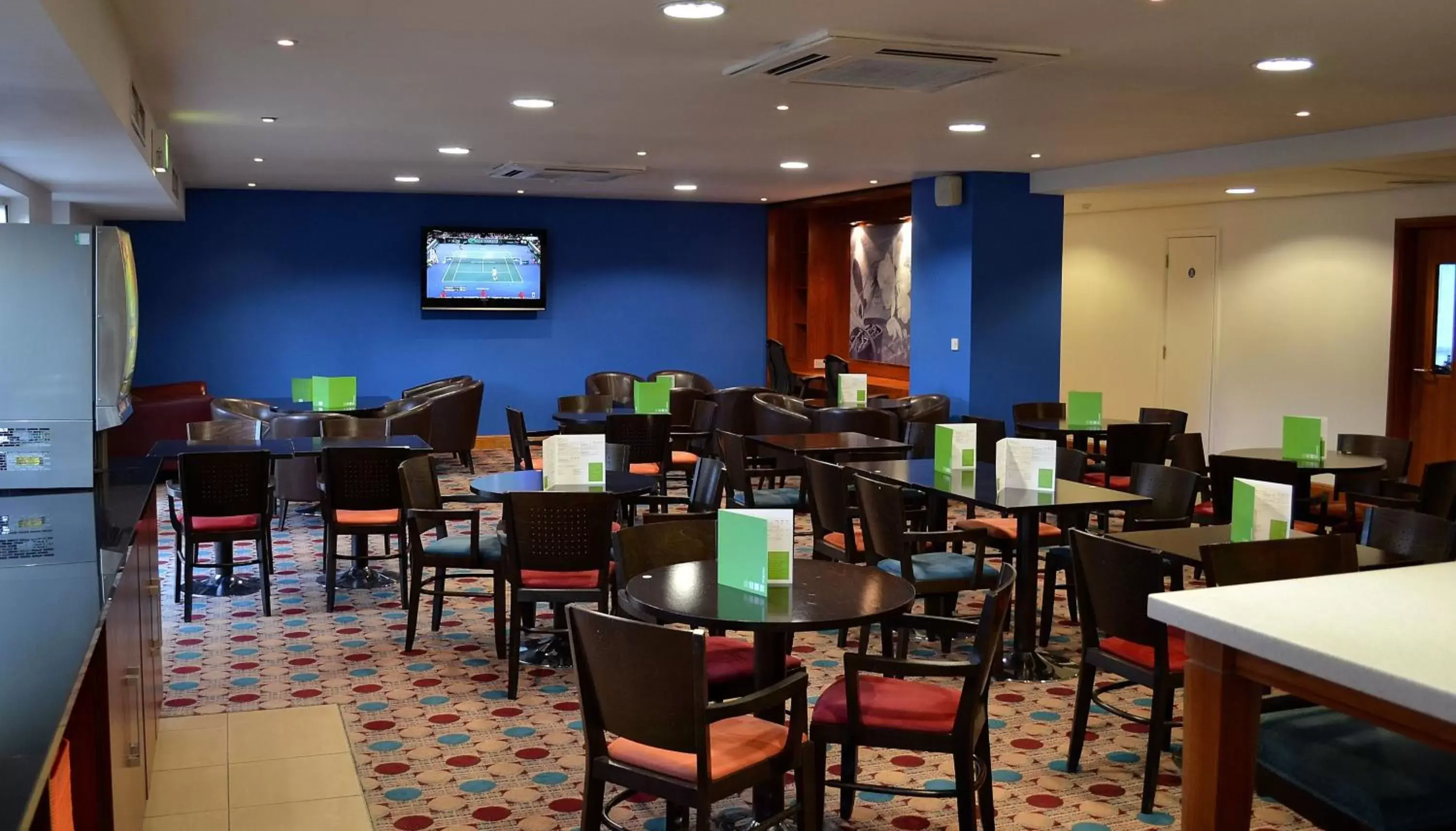 Breakfast, Restaurant/Places to Eat in Holiday Inn Express Shrewsbury, an IHG Hotel