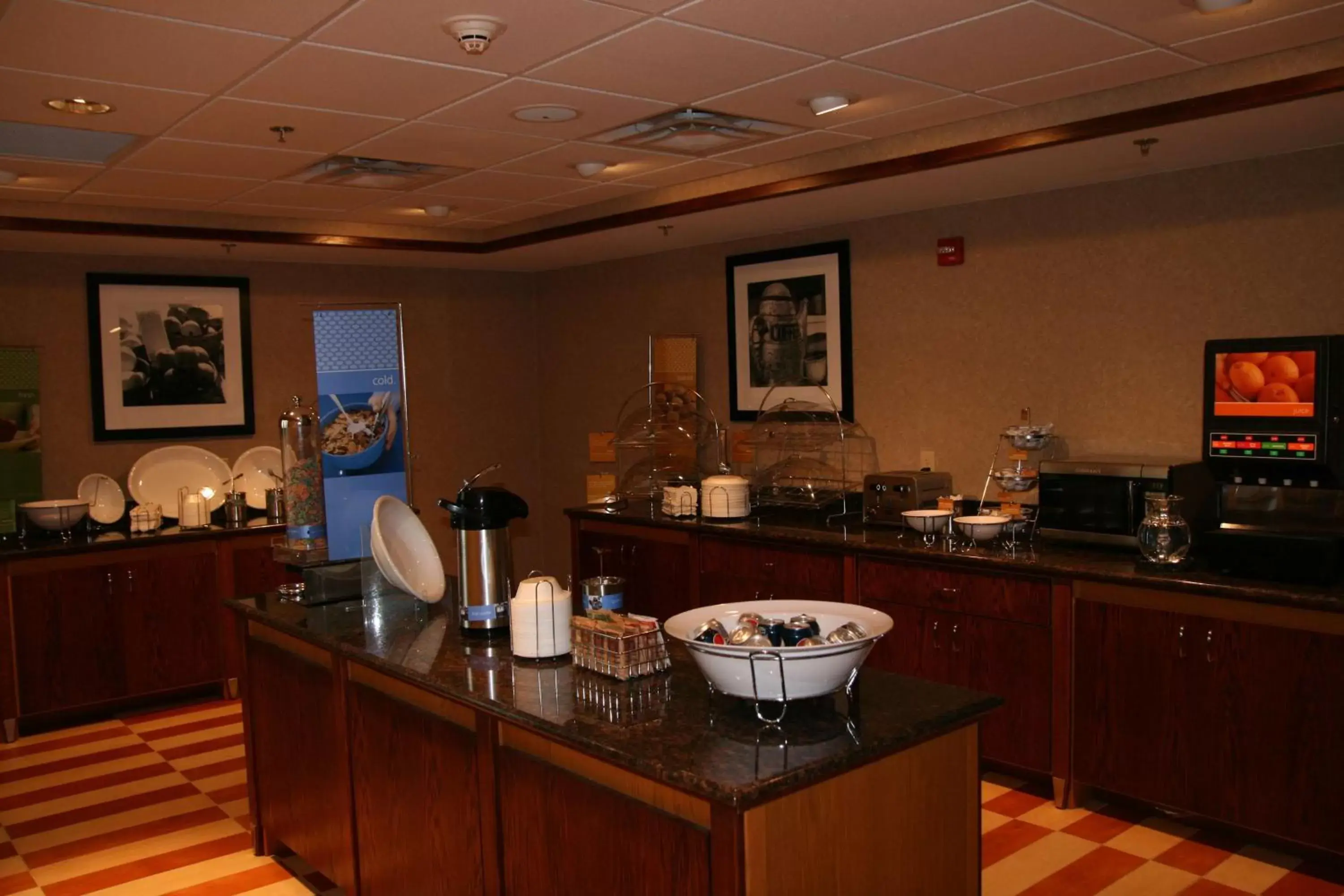 Dining area, Restaurant/Places to Eat in Hampton Inn & Suites Cleveland-Mentor