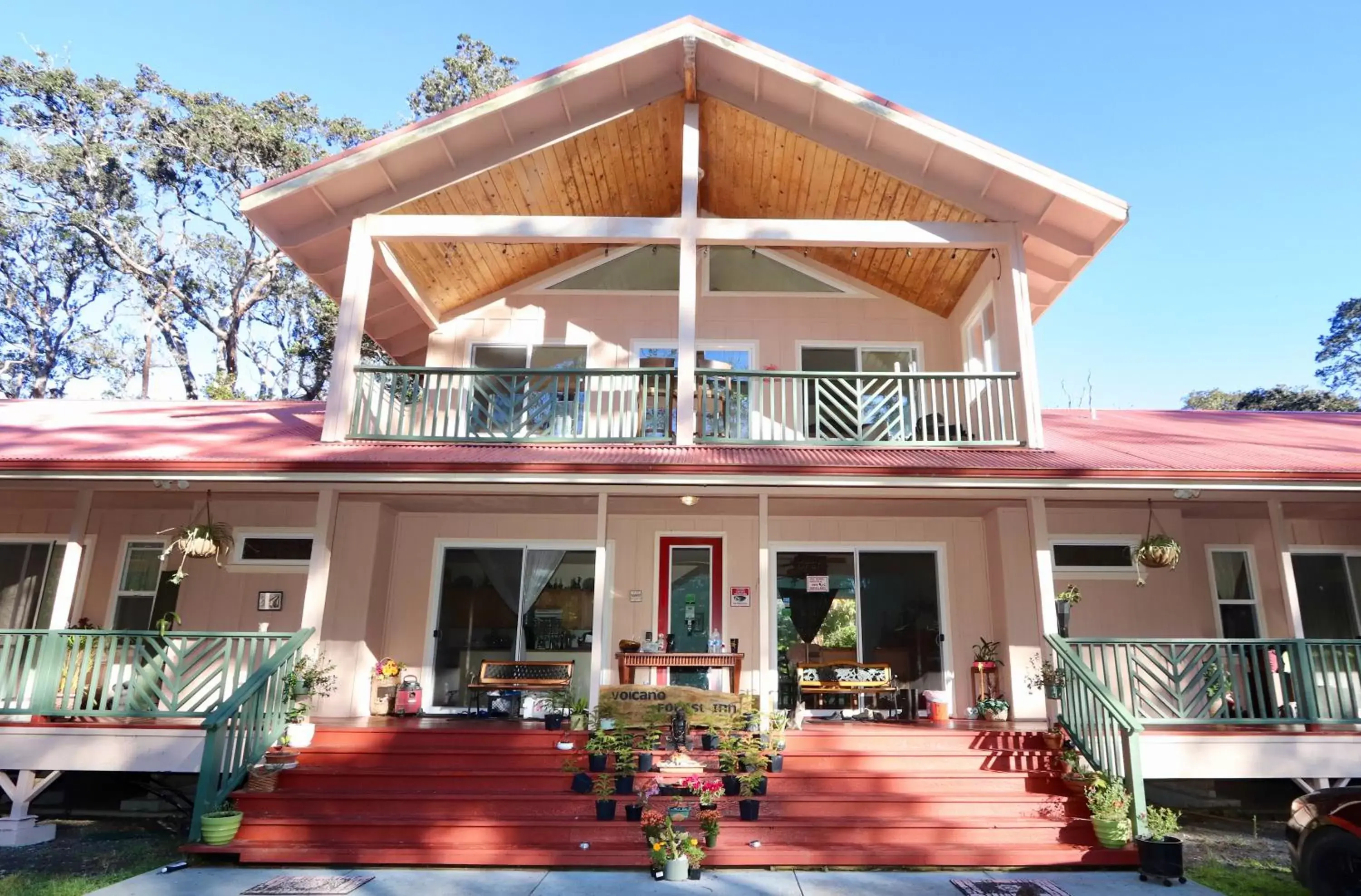 Property Building in Volcano Forest Inn