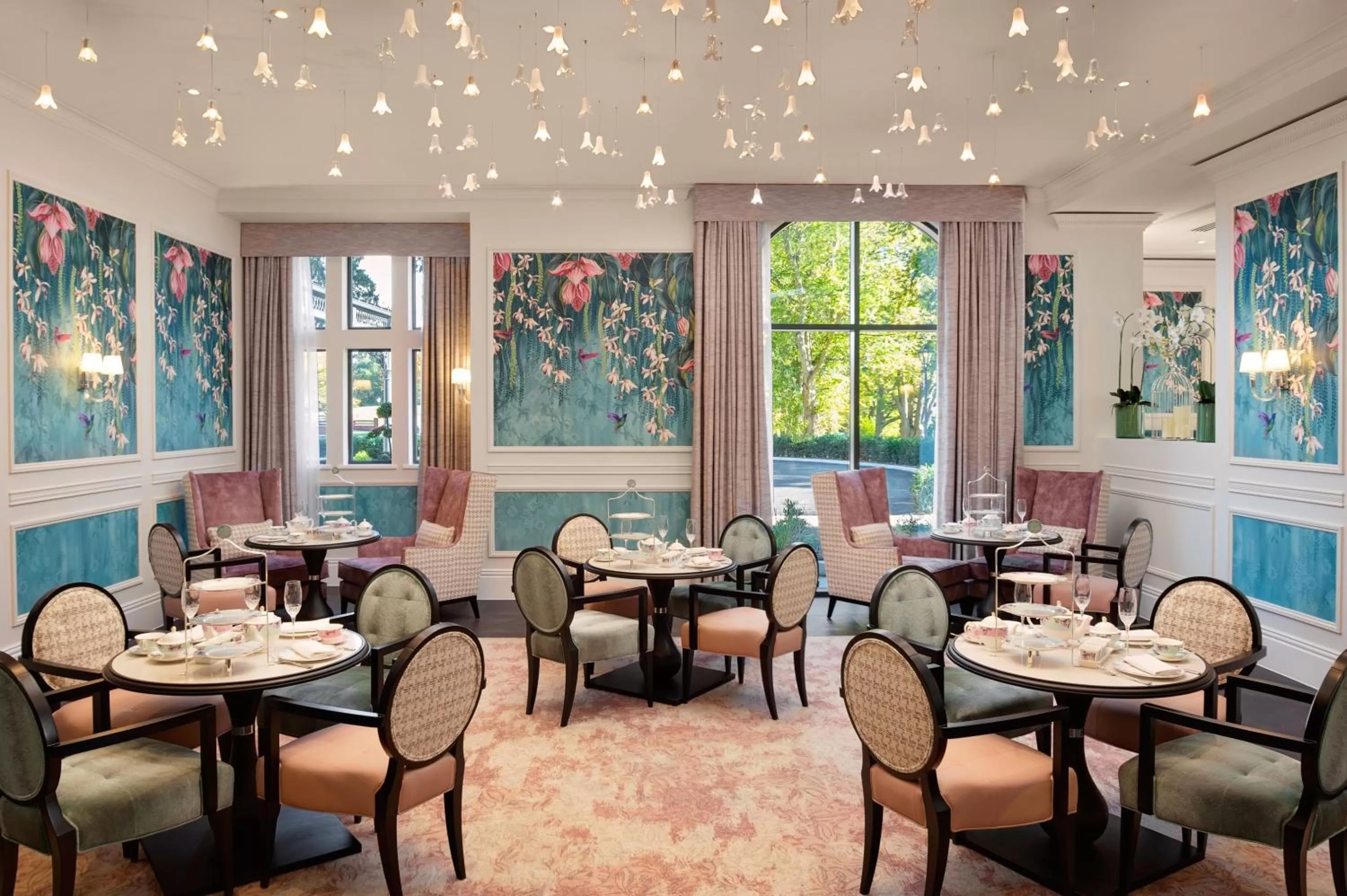 Restaurant/places to eat in Fairmont Windsor Park