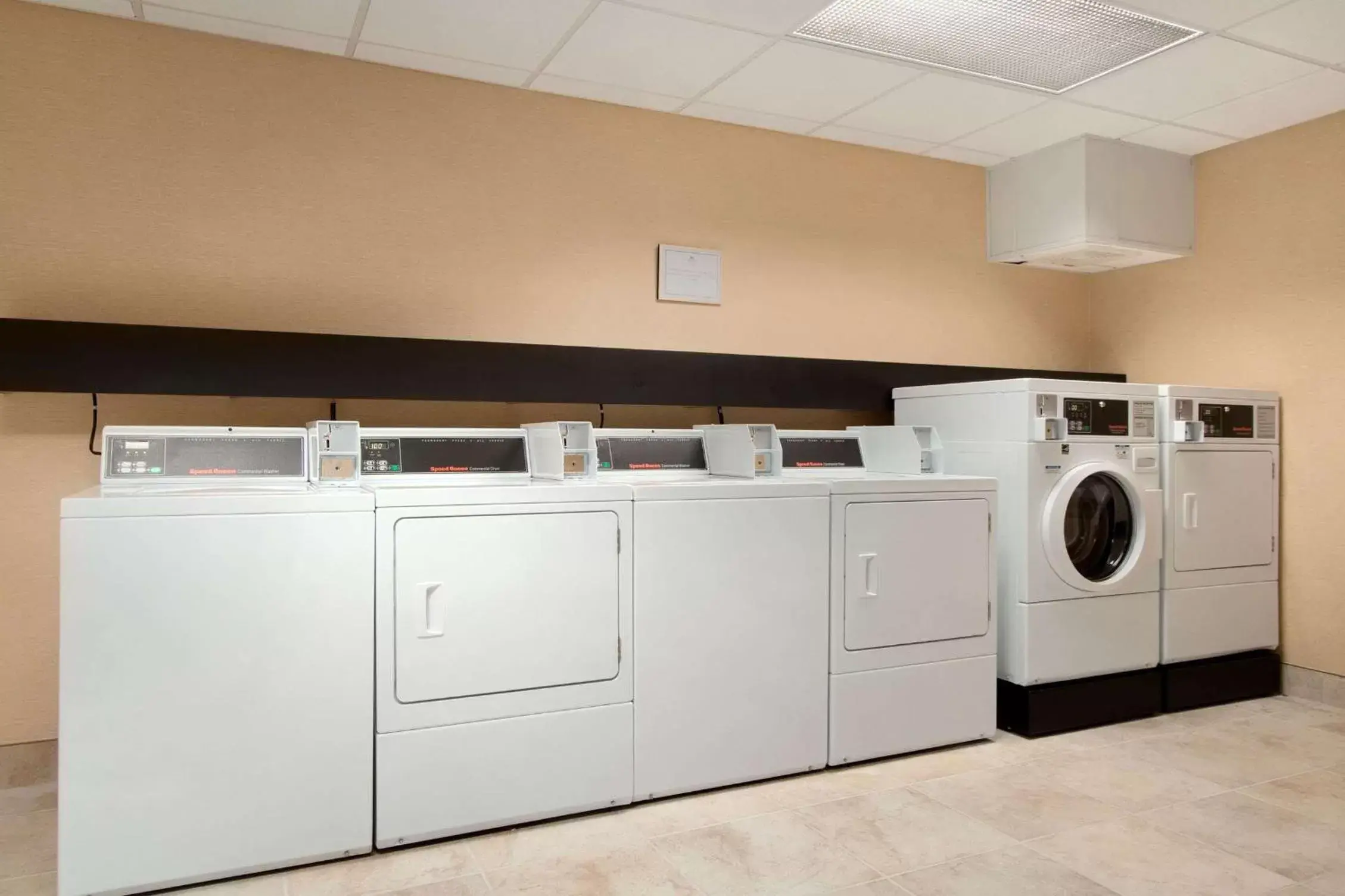 Property building, Kitchen/Kitchenette in Homewood Suites by Hilton Newtown - Langhorne, PA