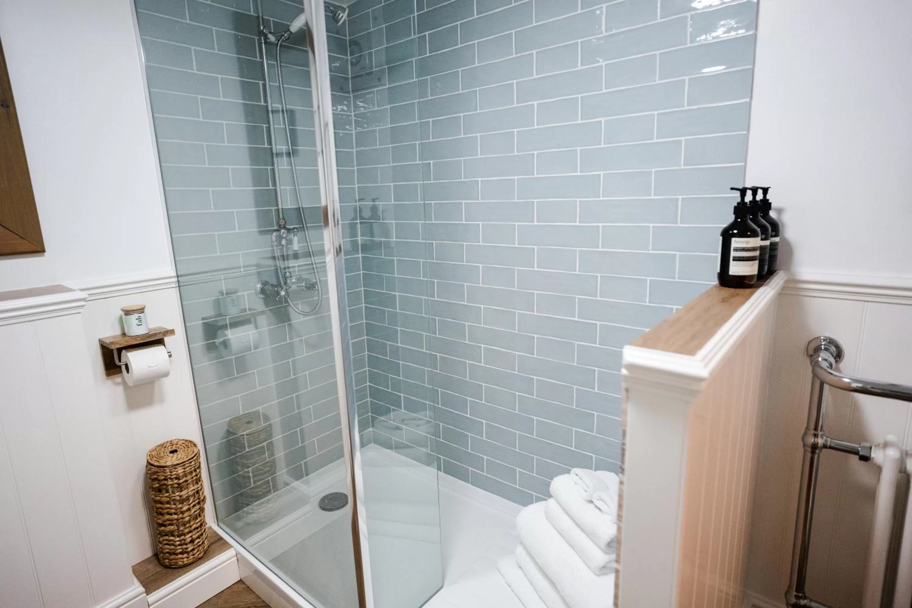 Shower, Bathroom in Hovell Hall Country Bed and Breakfast