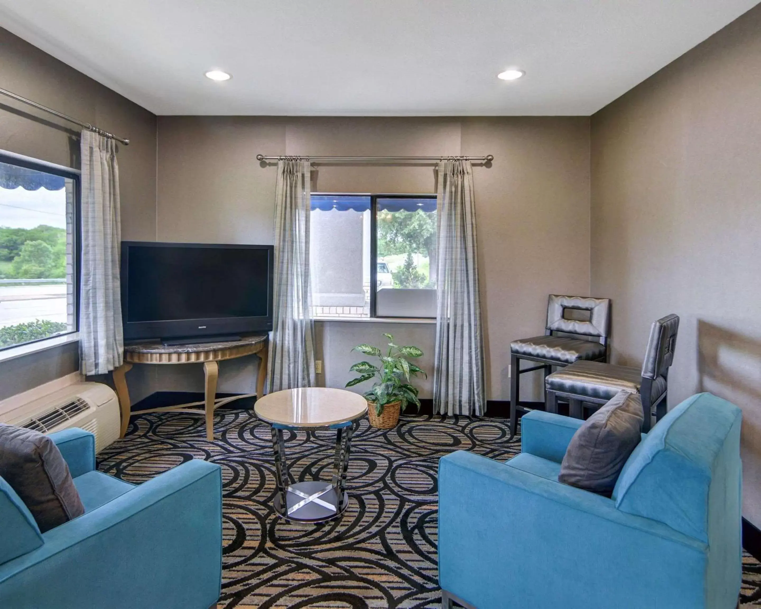 Lobby or reception, Seating Area in Quality Inn & Suites Grand Prairie