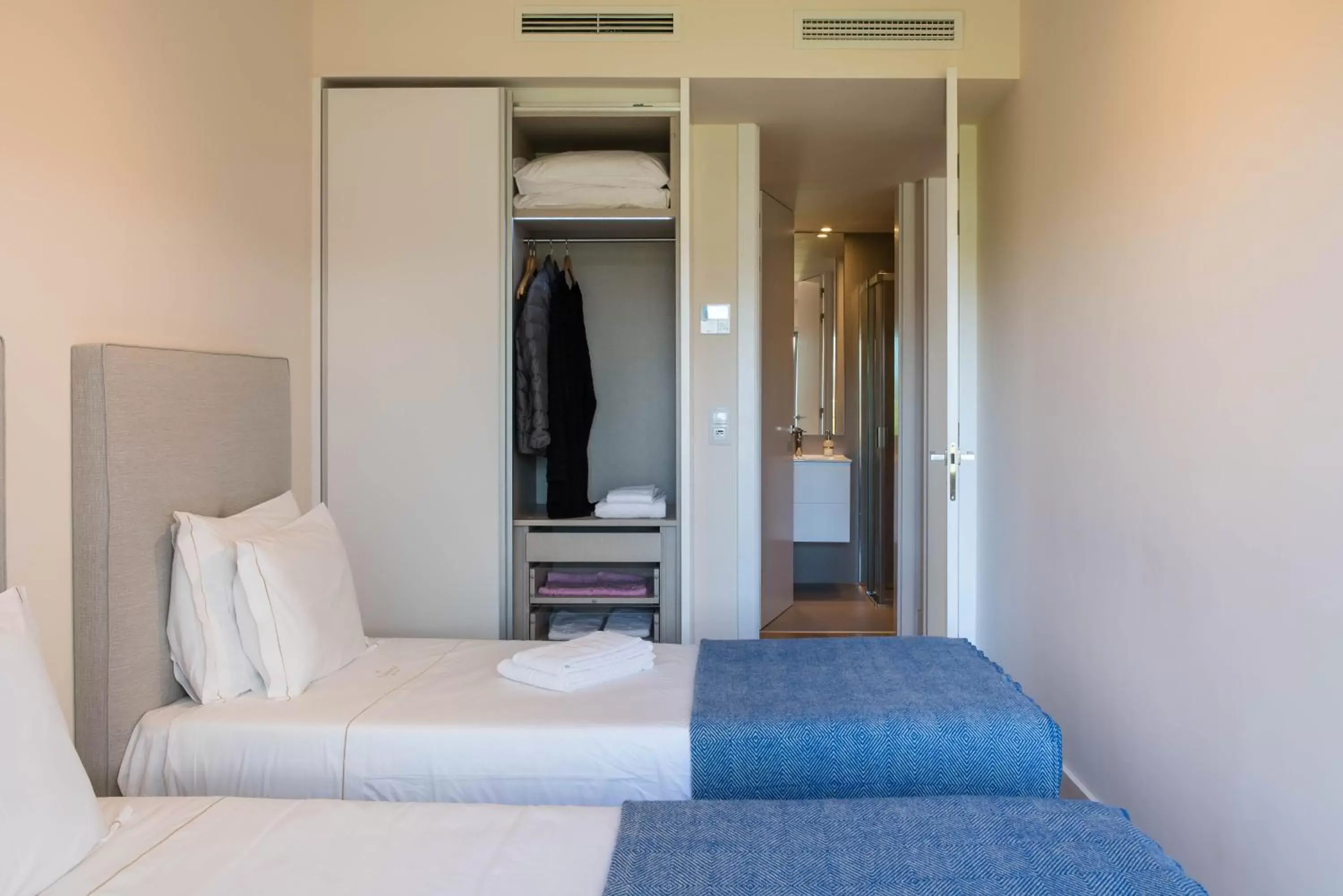 Deluxe Three-Bedroom Apartment in Praia do Sal Resort Deluxe Three-Bedroom Apartment in Praia do Sal Resort