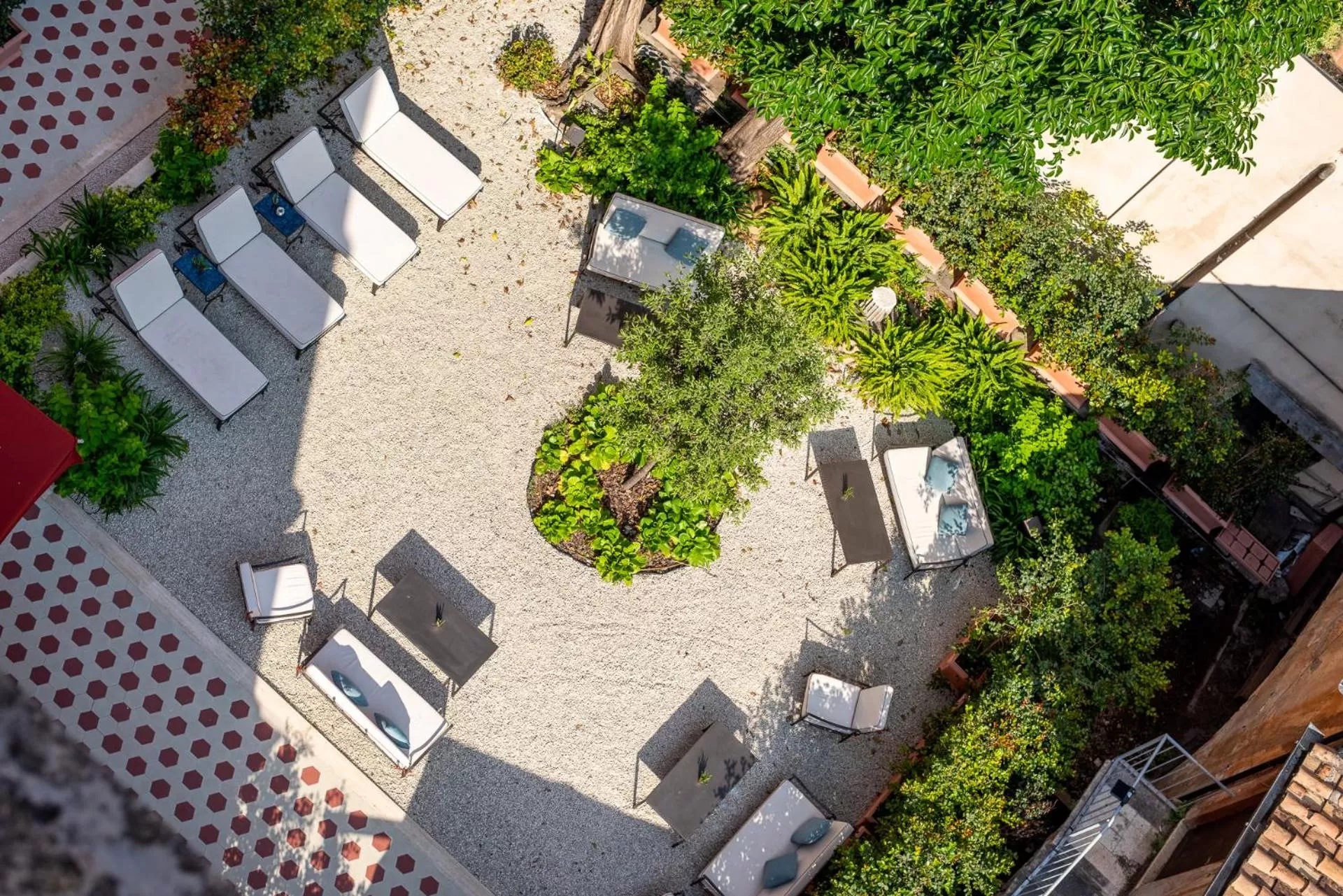 Garden in Sentho Roma