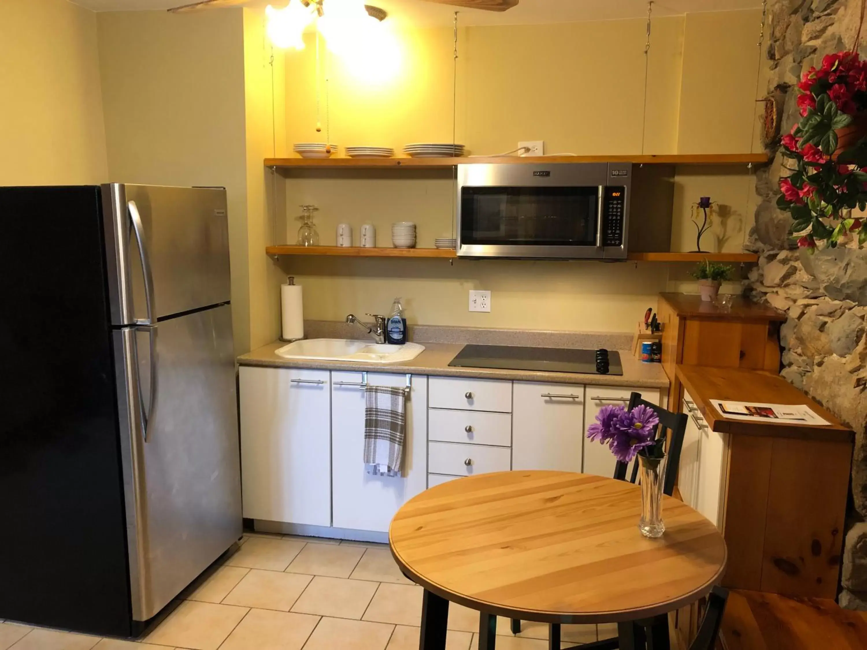 Kitchen/Kitchenette in Manoir Ramezay