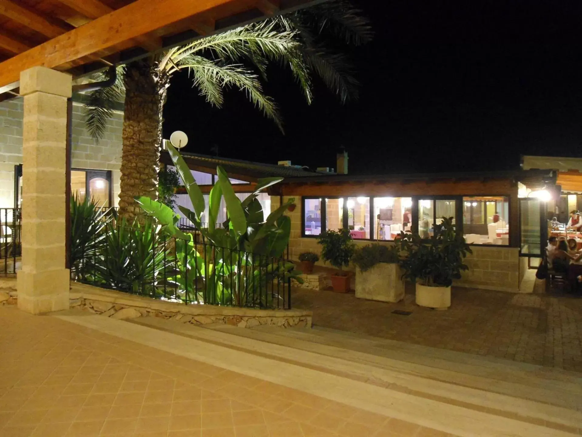 Restaurant/places to eat, Patio/Outdoor Area in Hotel Masseria Le Pajare