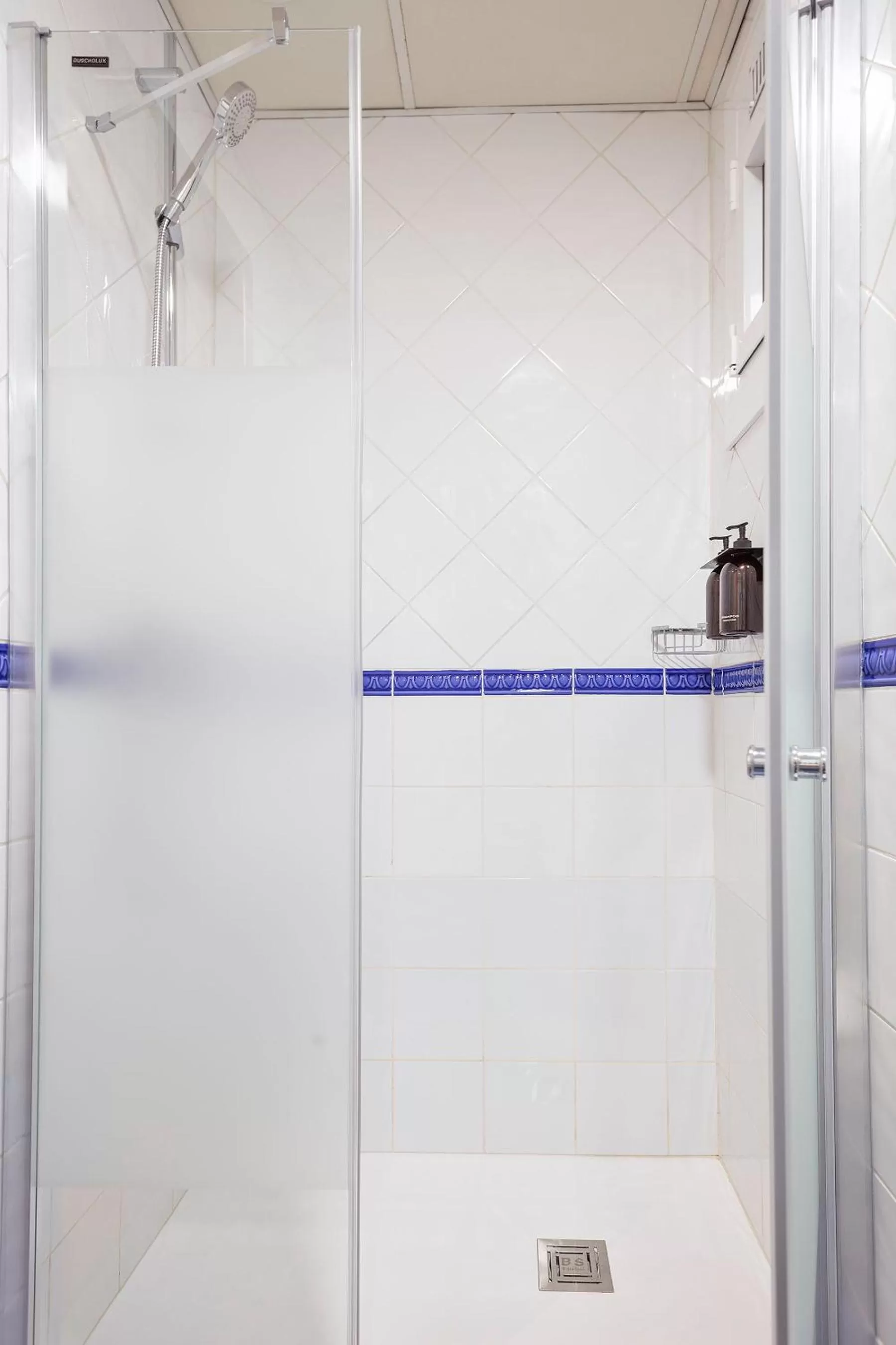 Bathroom in Acta Antibes