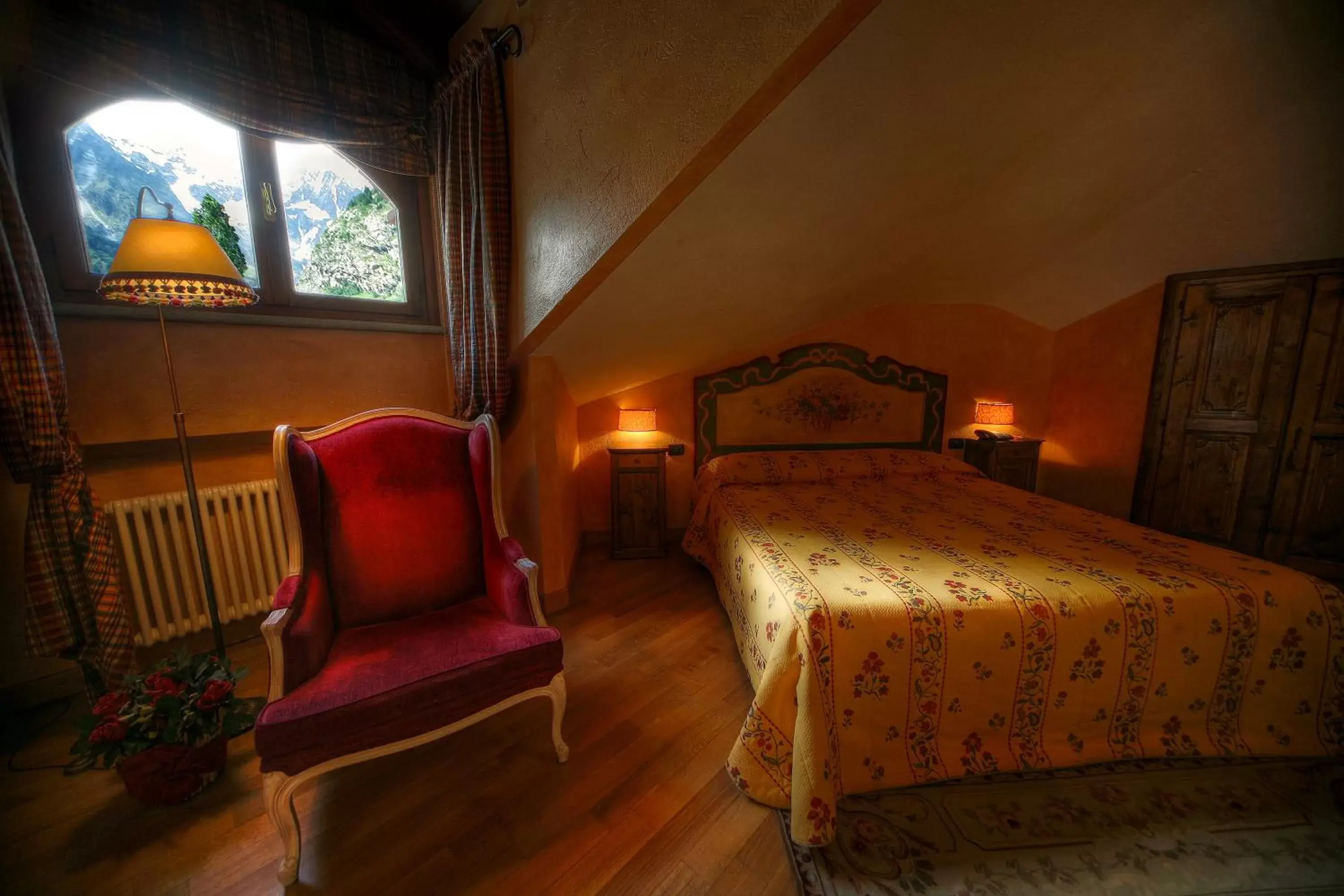 Photo of the whole room, Bed in Villa Novecento Romantic Hotel - Estella Hotel Collection