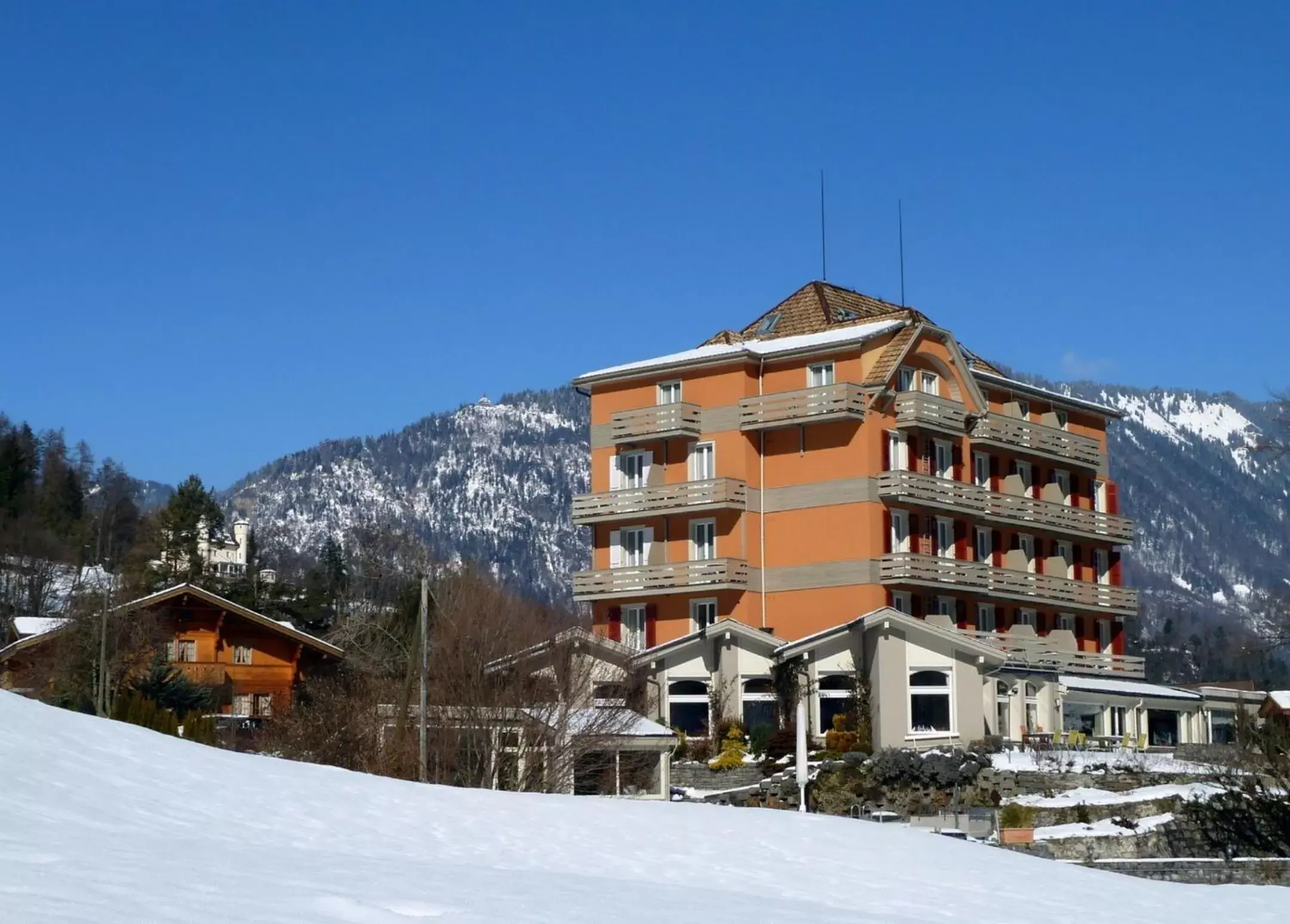 Facade/entrance, Winter in Hotel Berghof Amaranth