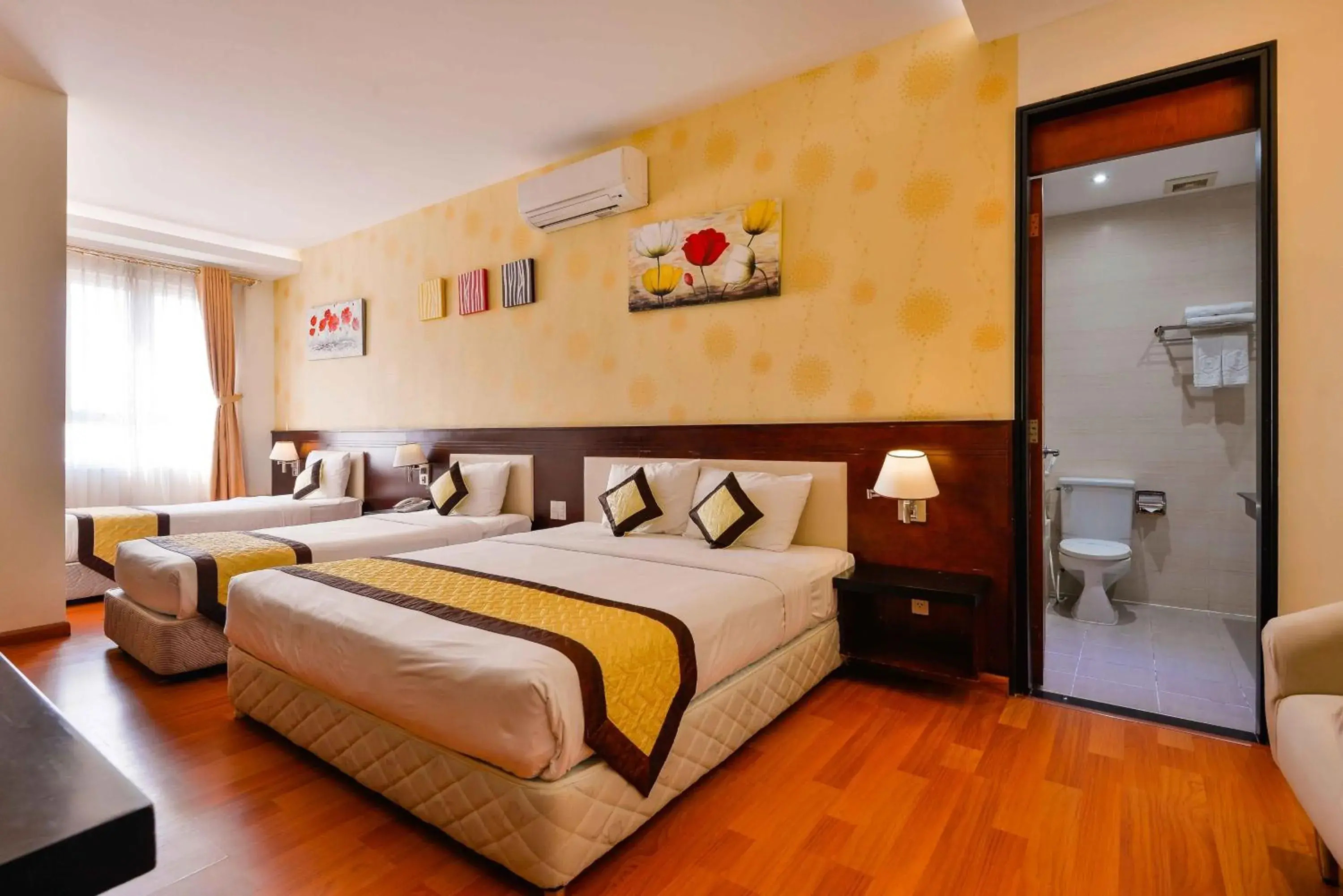 Bed in Happy Life Hotel
