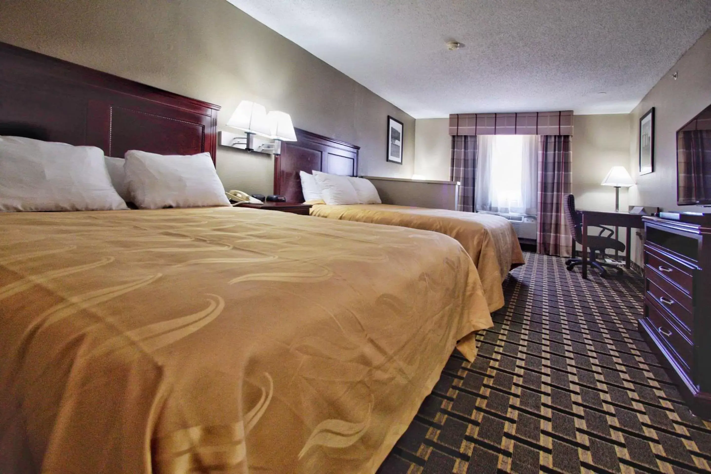 Photo of the whole room, Bed in Quality Inn Moore - Oklahoma City