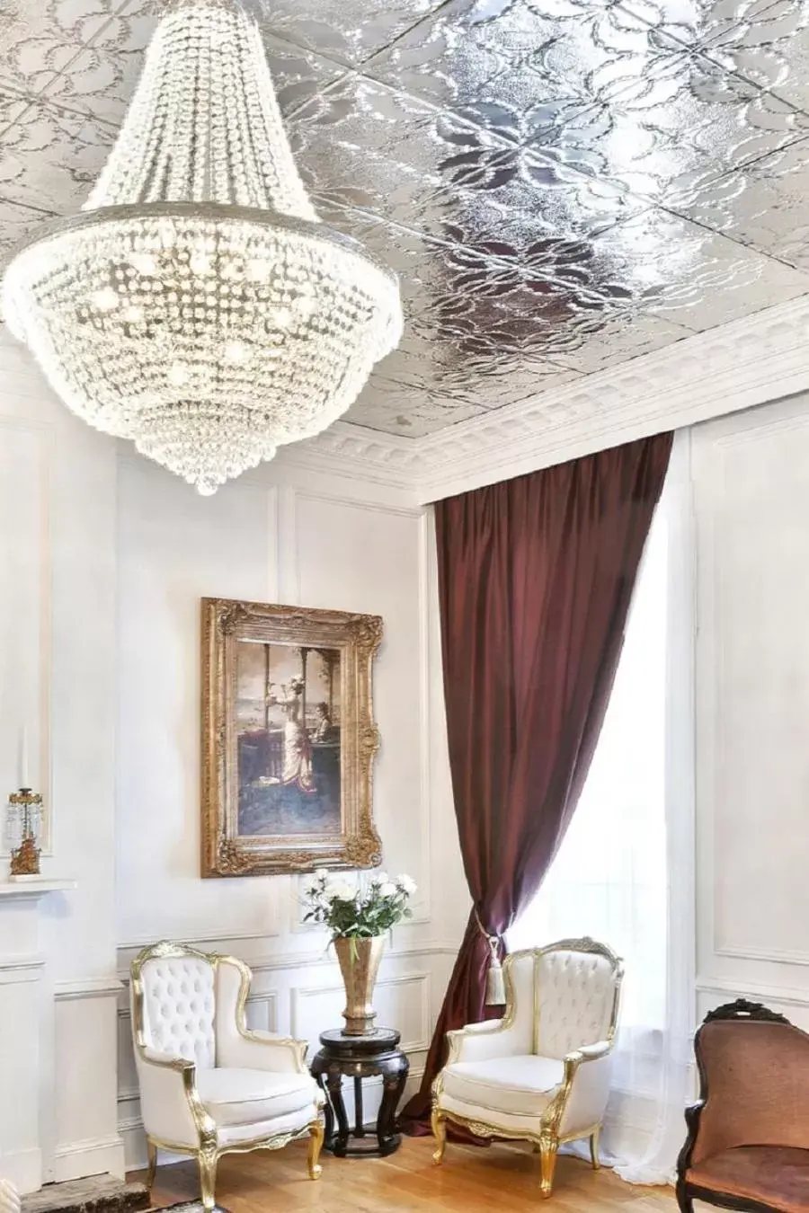 Seating area, Restaurant/Places to Eat in French Quarter Mansion