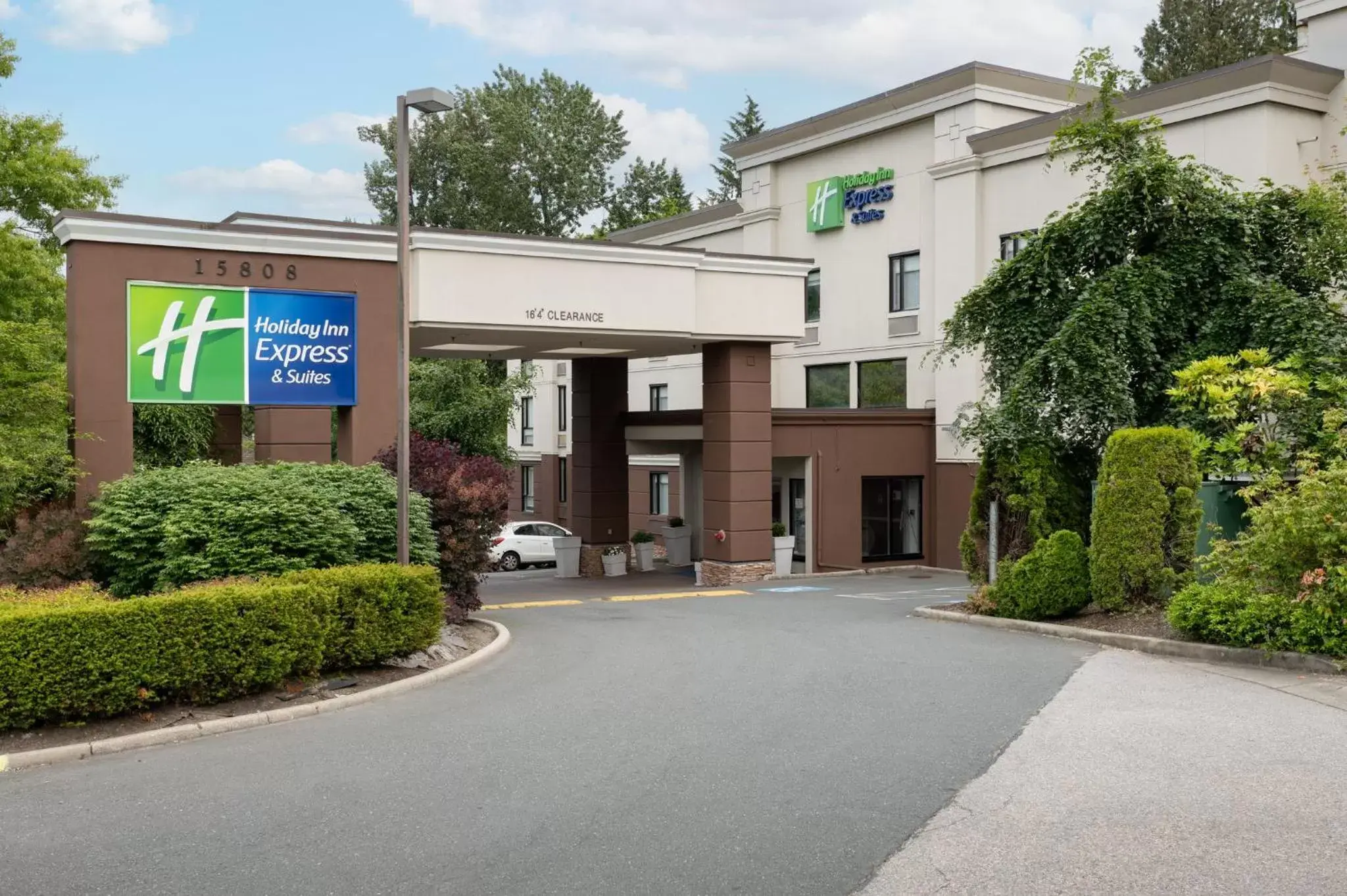 Property Building in Holiday Inn Express and Suites Surrey, an IHG Hotel