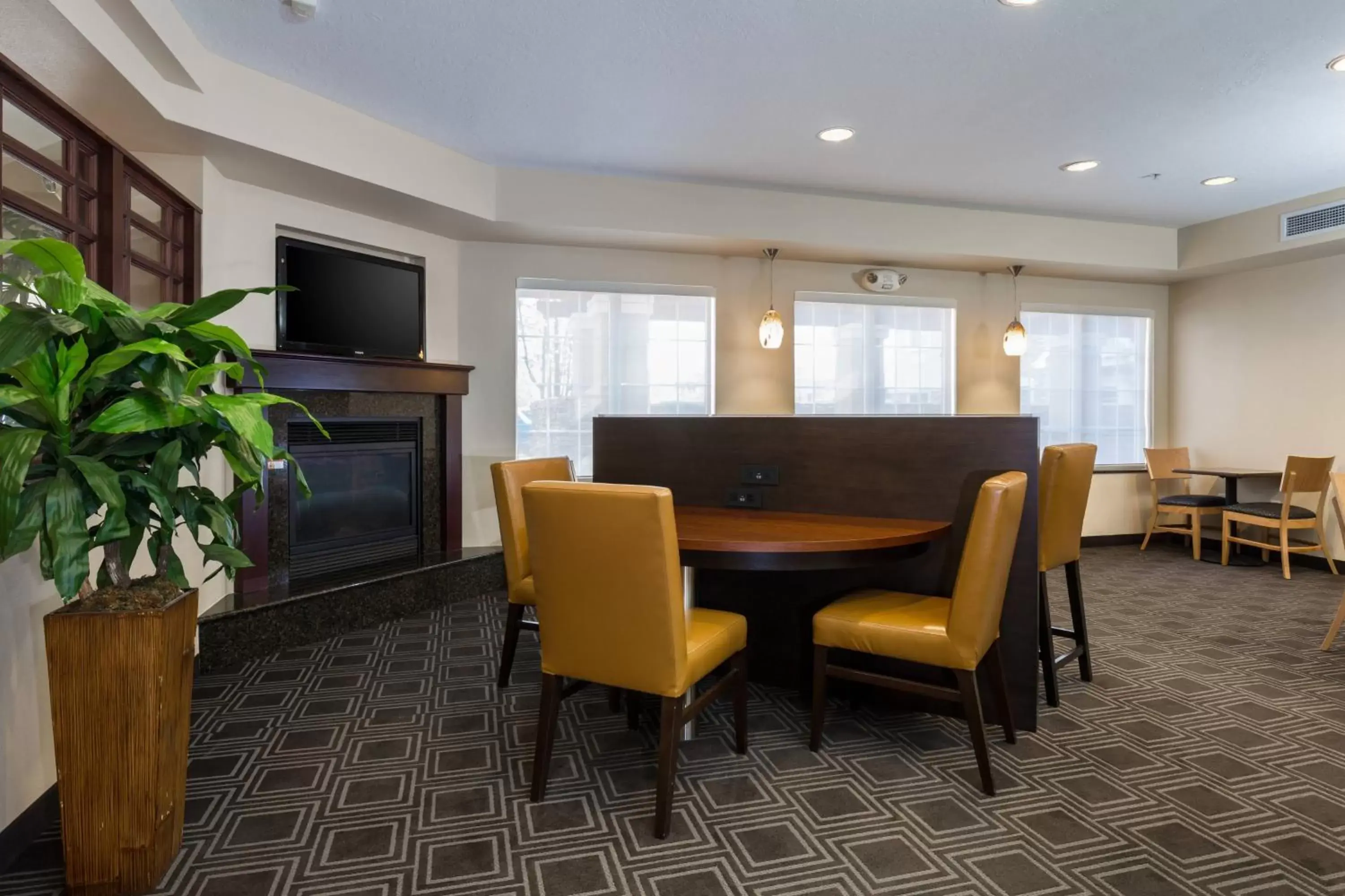 Lobby or reception, Dining Area in TownePlace Suites by Marriott Boise Downtown/University