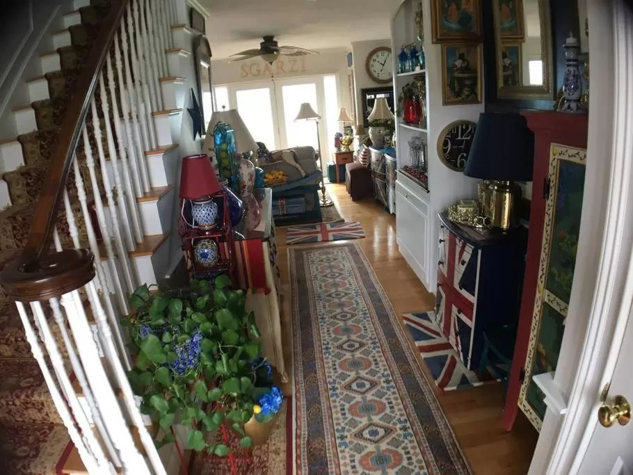 Lobby or reception in Inn 38 Oak Bluff Circle