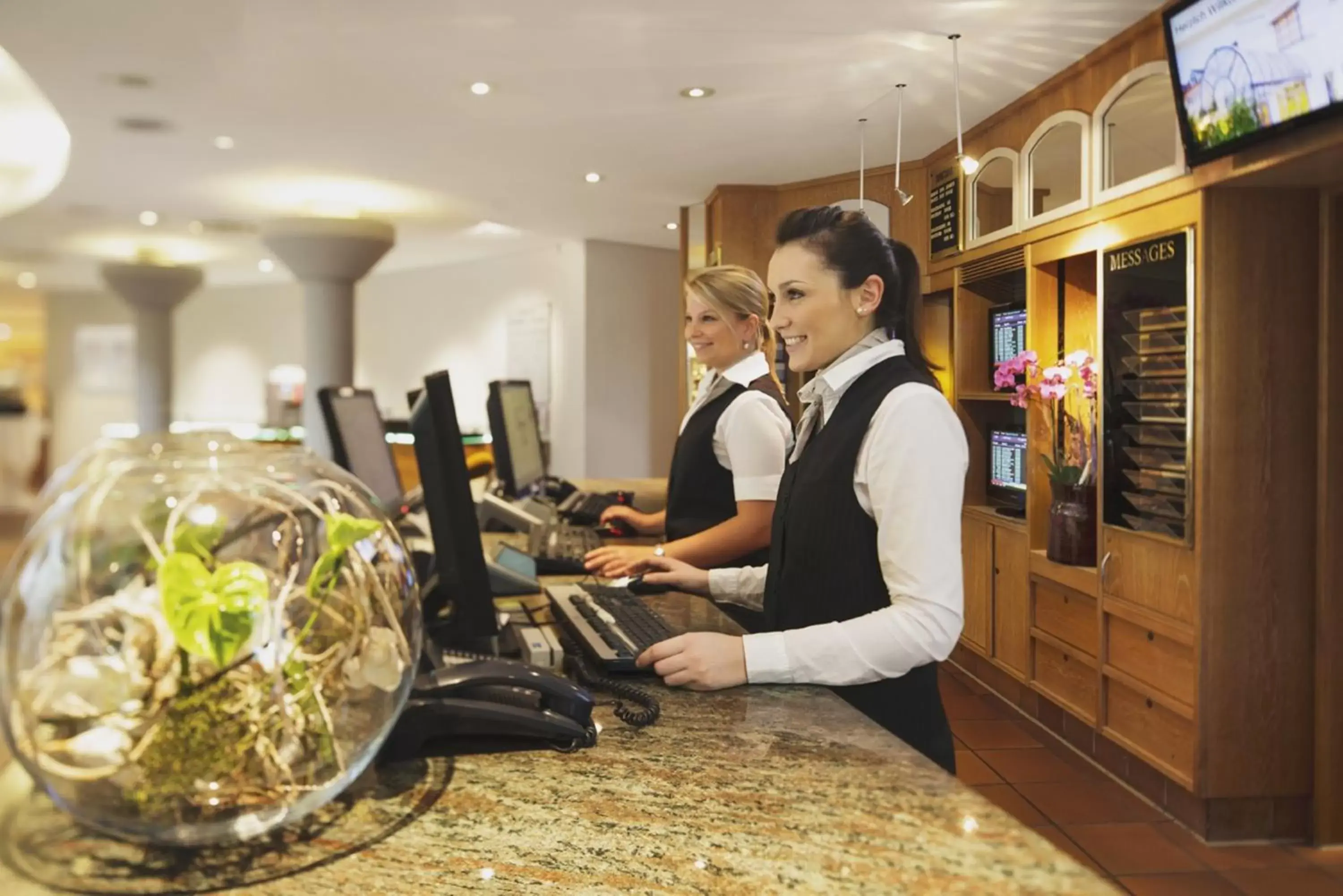 Staff in Mövenpick Hotel München-Airport