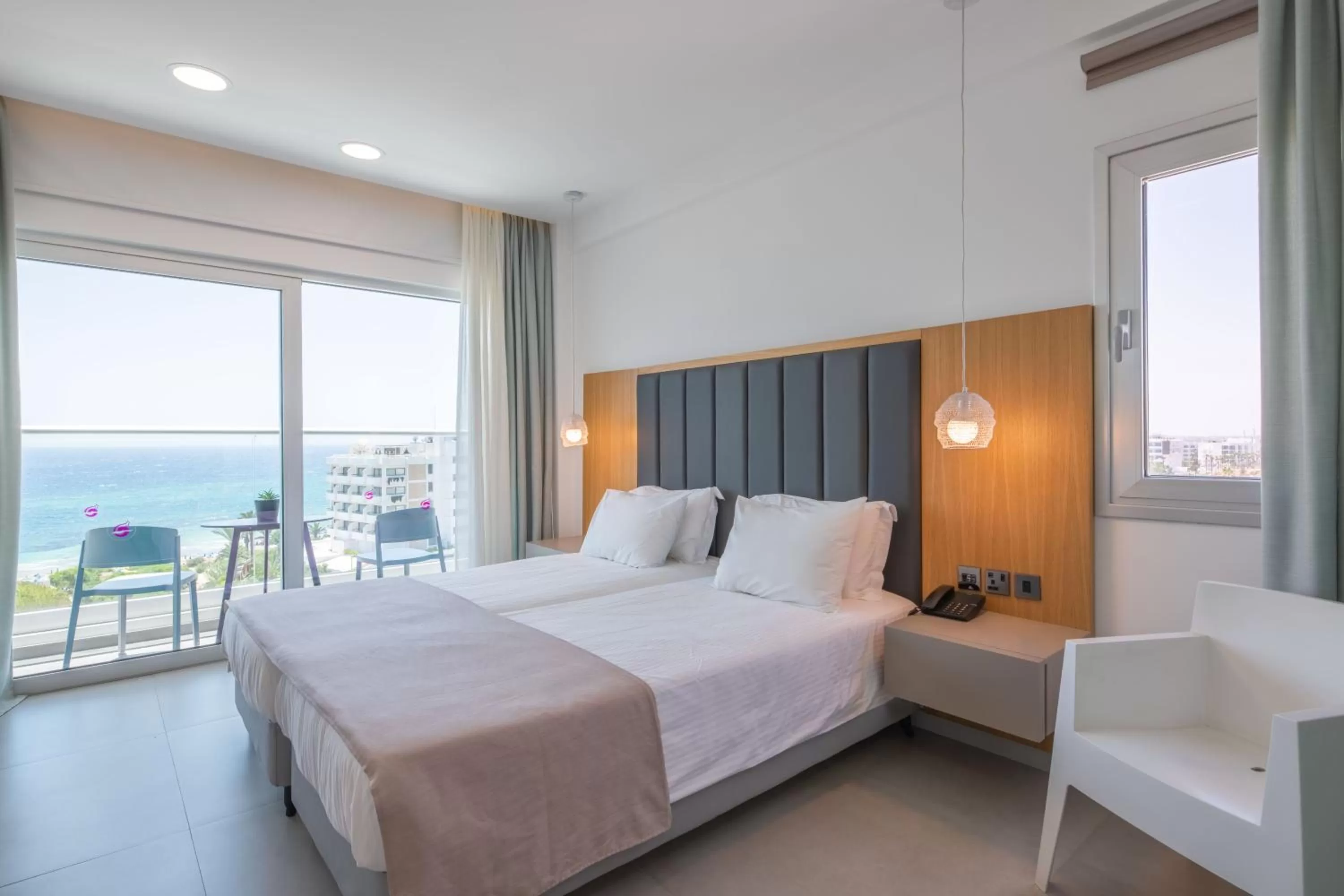 View (from property/room), Bed in Napa Mermaid Hotel & Suites