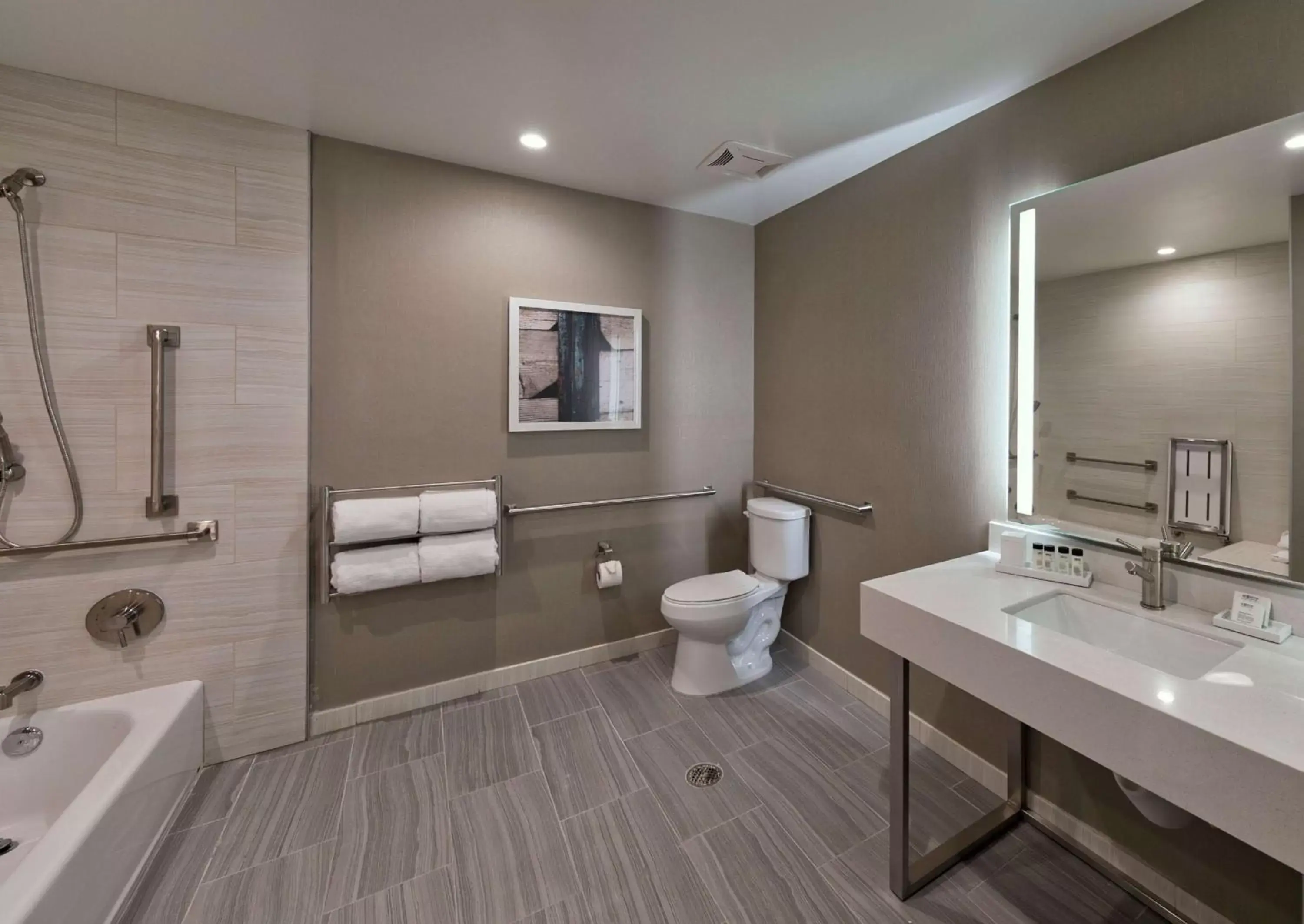 Queen Room with Two Queen Beds - Mobility and Hearing Access in Inn at the Pier Pismo Beach, Curio Collection by Hilton Queen Room with Two Queen Beds - Mobility and Hearing Access in Inn at the Pier Pismo Beach, Curio Collection by Hilton