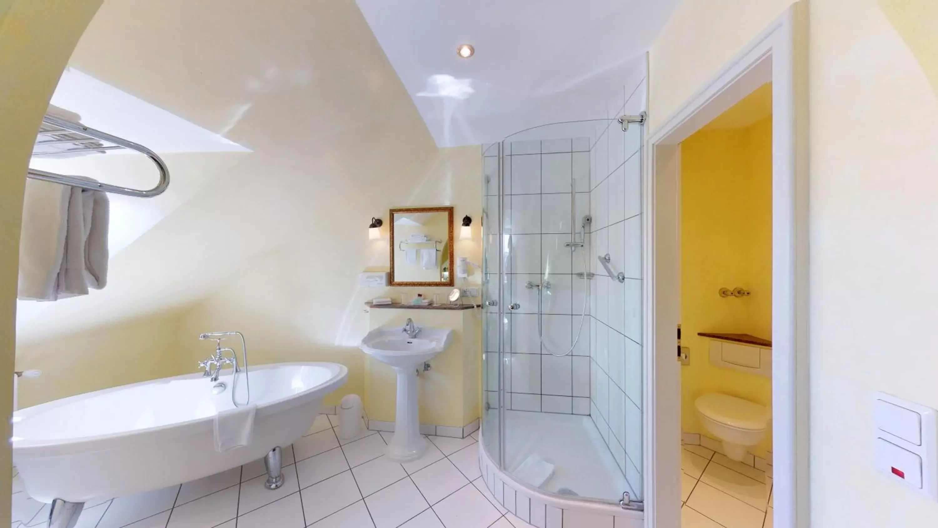 Photo of the whole room, Bathroom in Hotel Goldene Traube