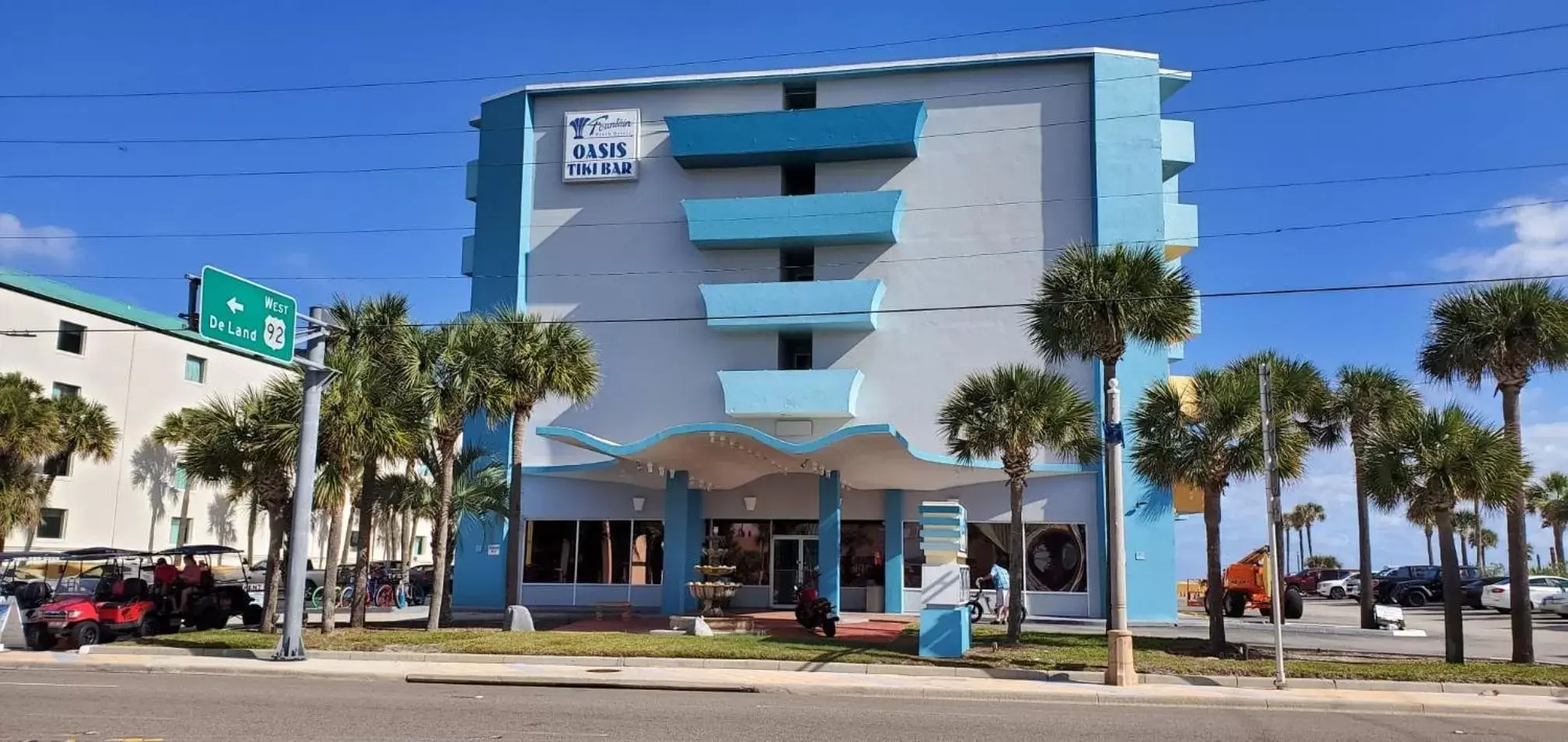 Facade/entrance, Property Building in Fountain Beach Resort - Daytona Beach