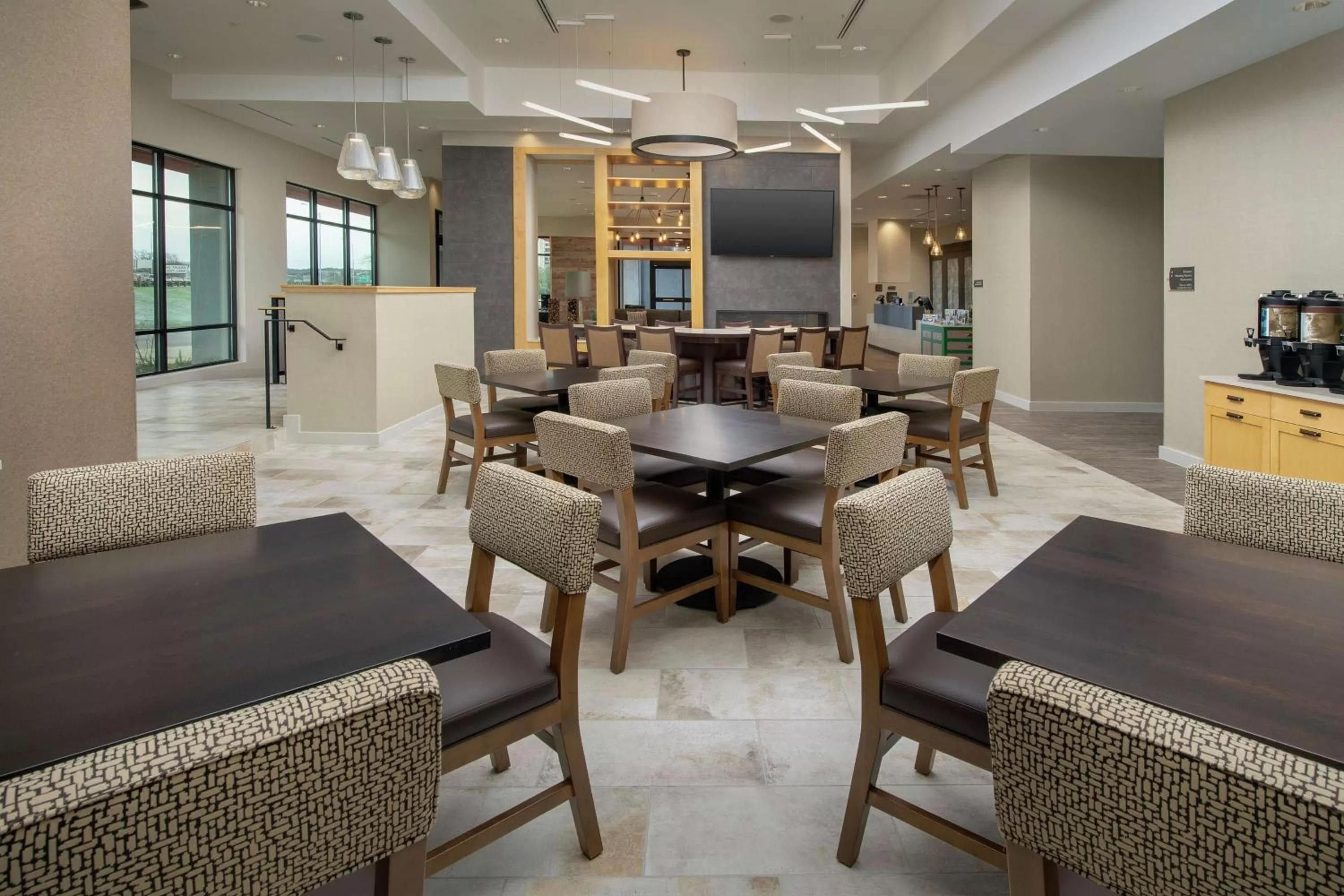 Dining area in Homewood Suites by Hilton Austin Downtown