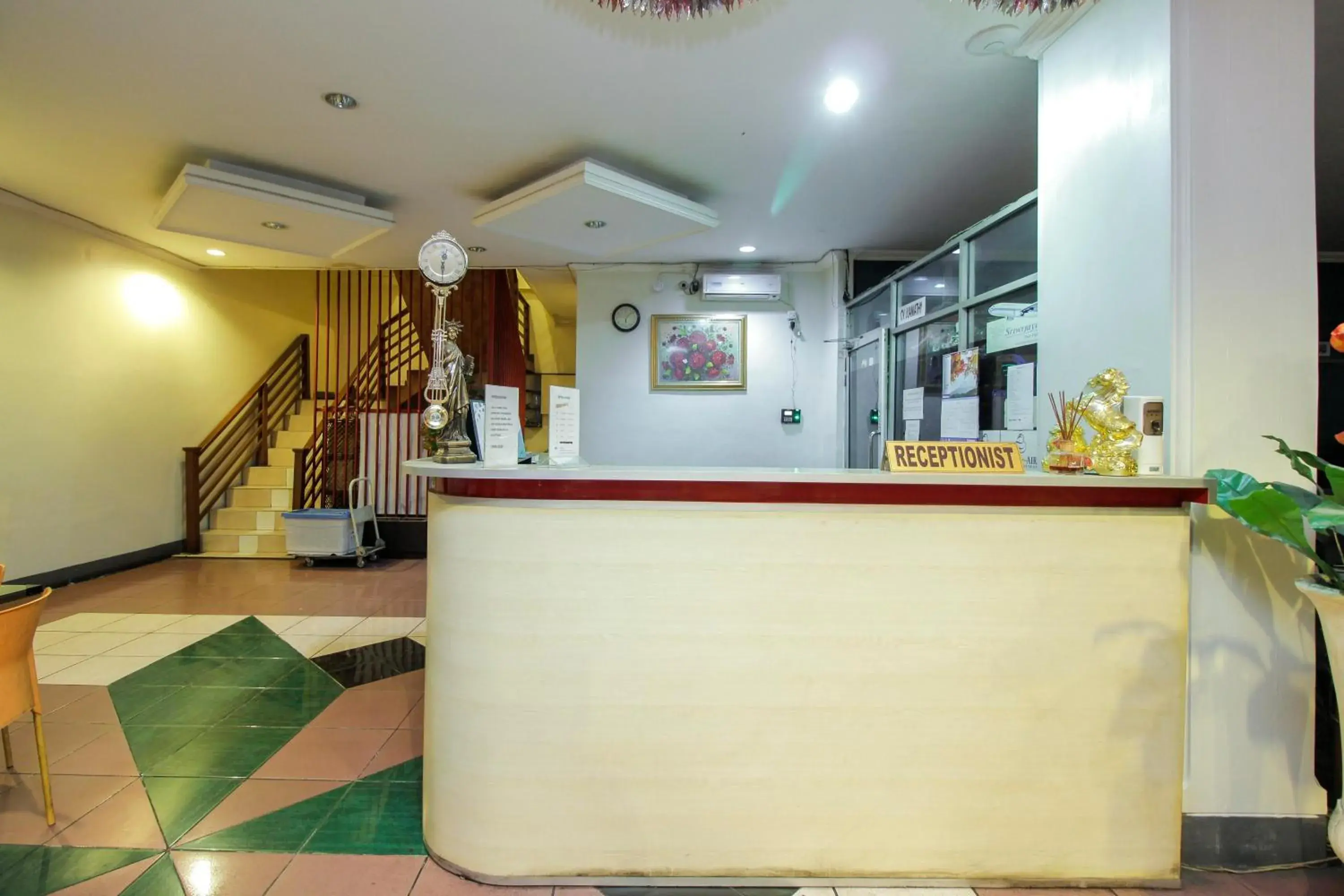 Lobby or reception, Lobby/Reception in RedDoorz near Bethesda Manado