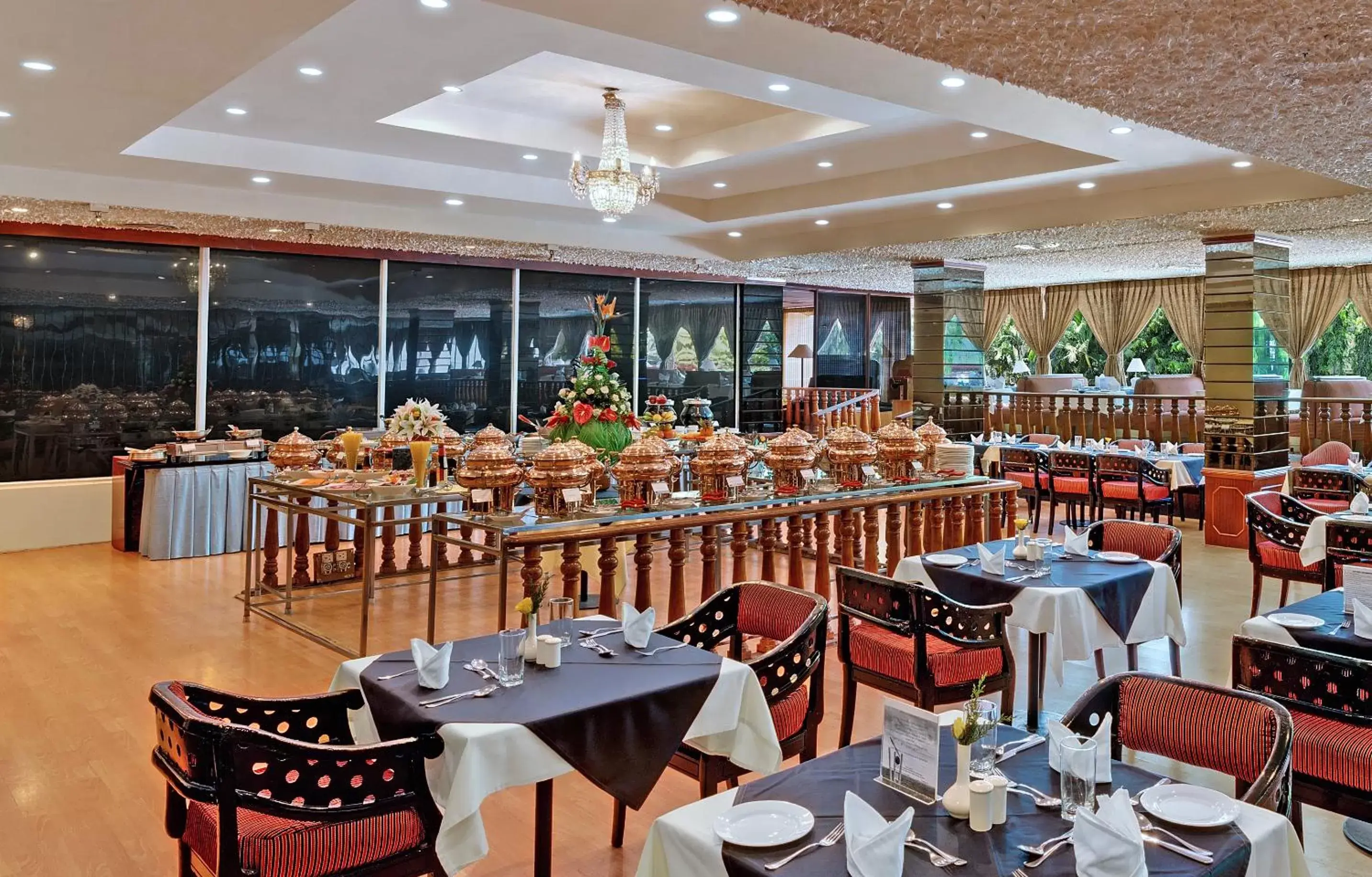 Breakfast, Restaurant/Places to Eat in Ambassador Pallava