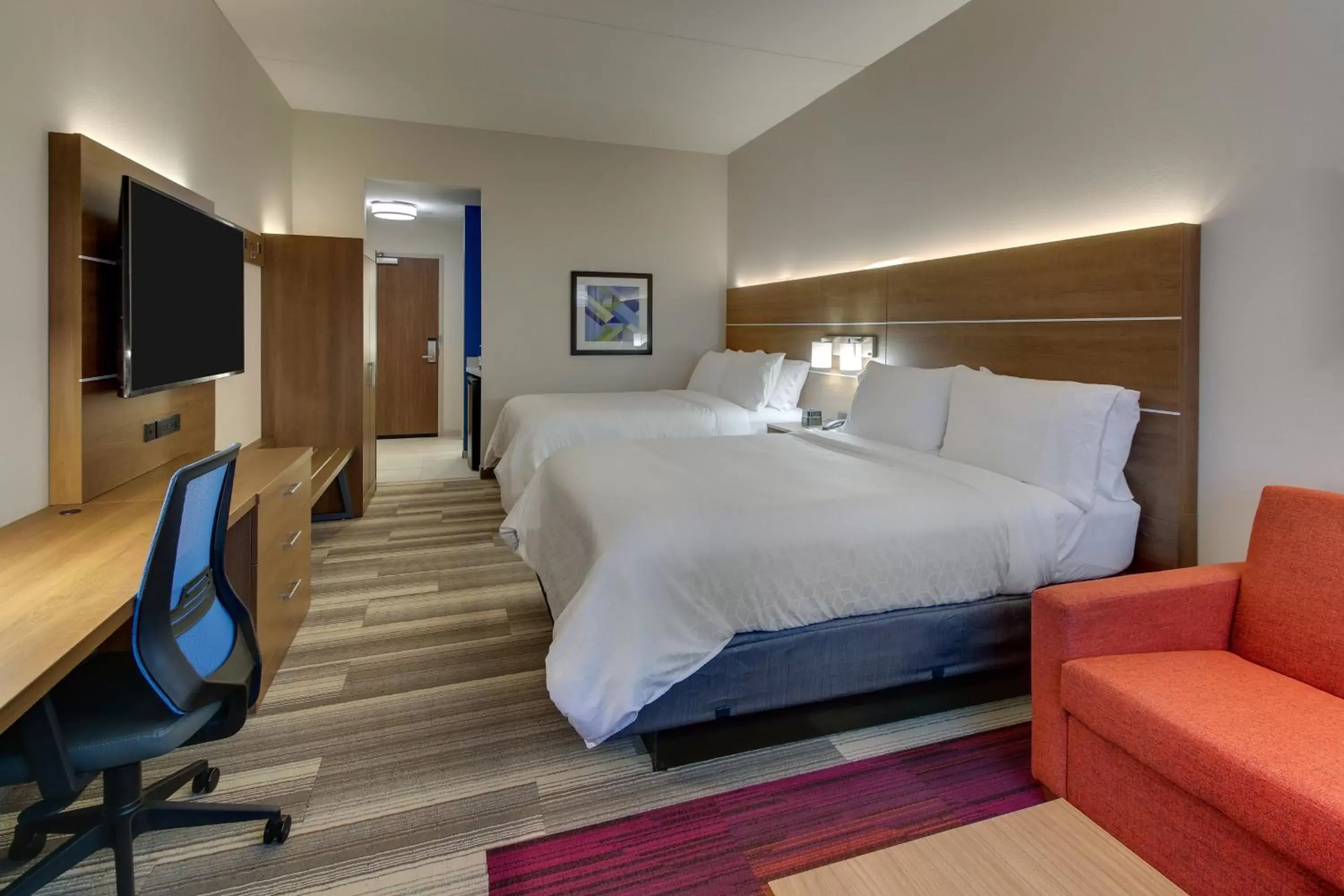 Bedroom, Bed in Holiday Inn Express & Suites - Nashville MetroCenter Downtown, an IHG Hotel