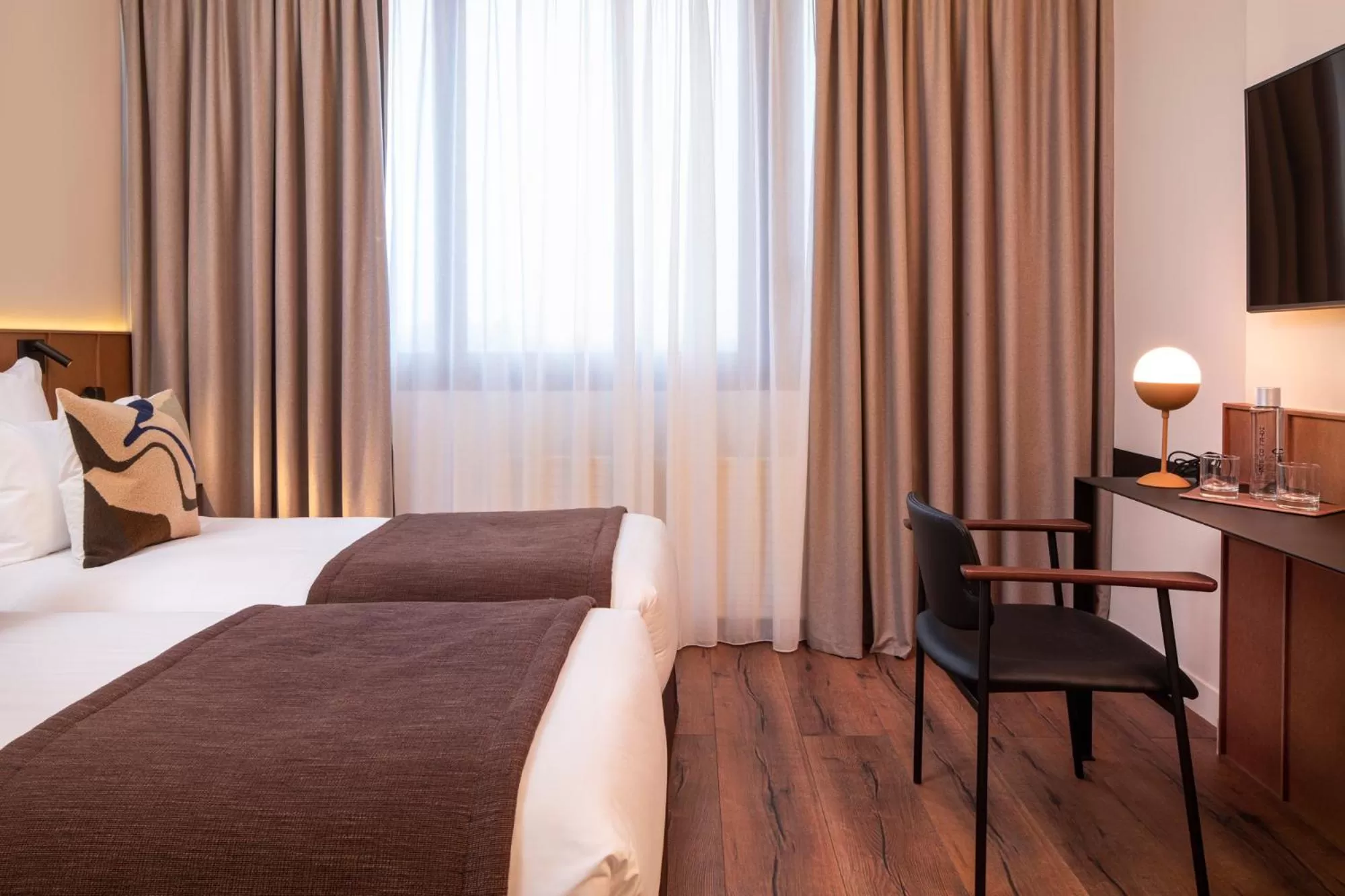 Bed in Hôtel du Port