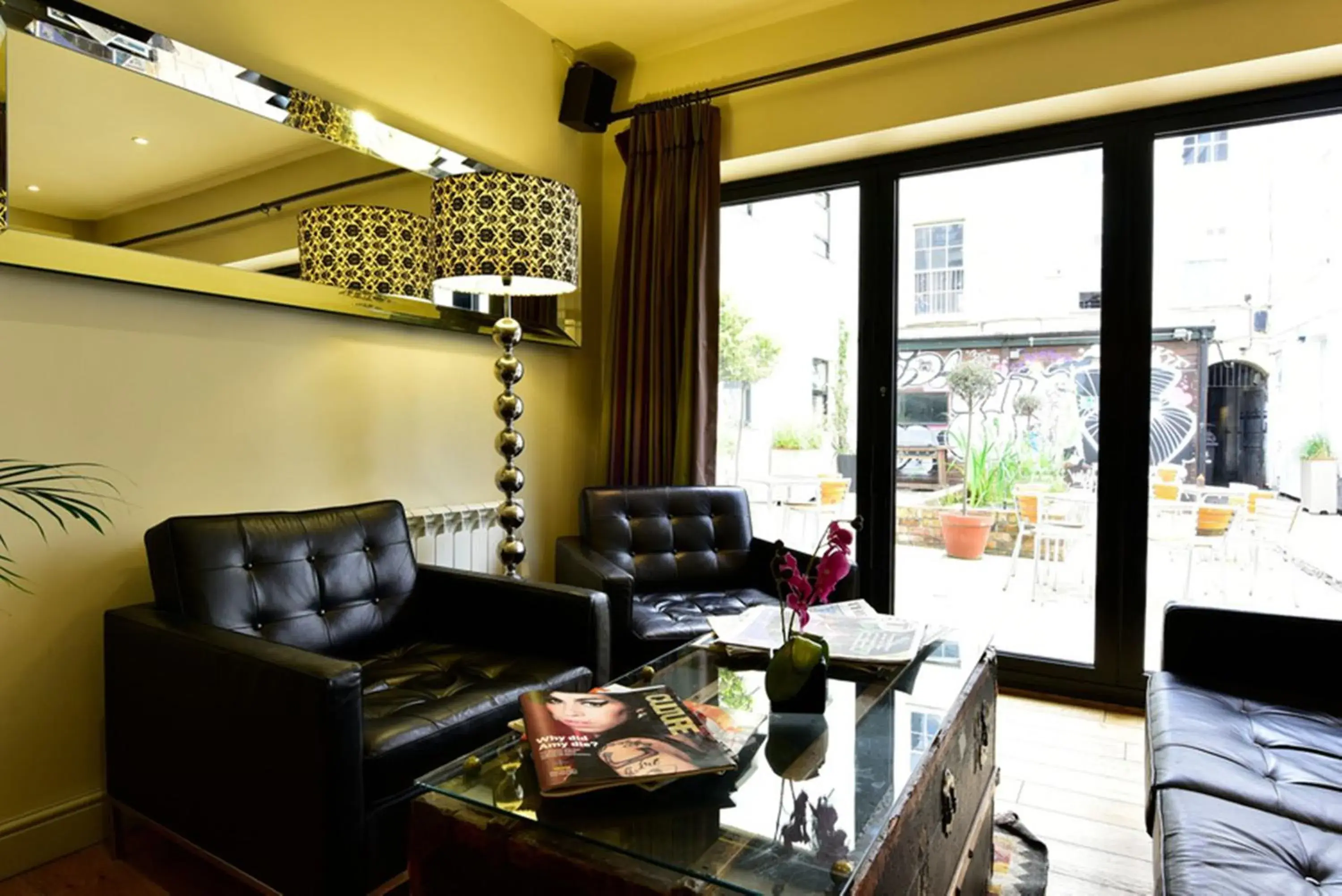 Lounge or bar in Brooks Guesthouse Bristol