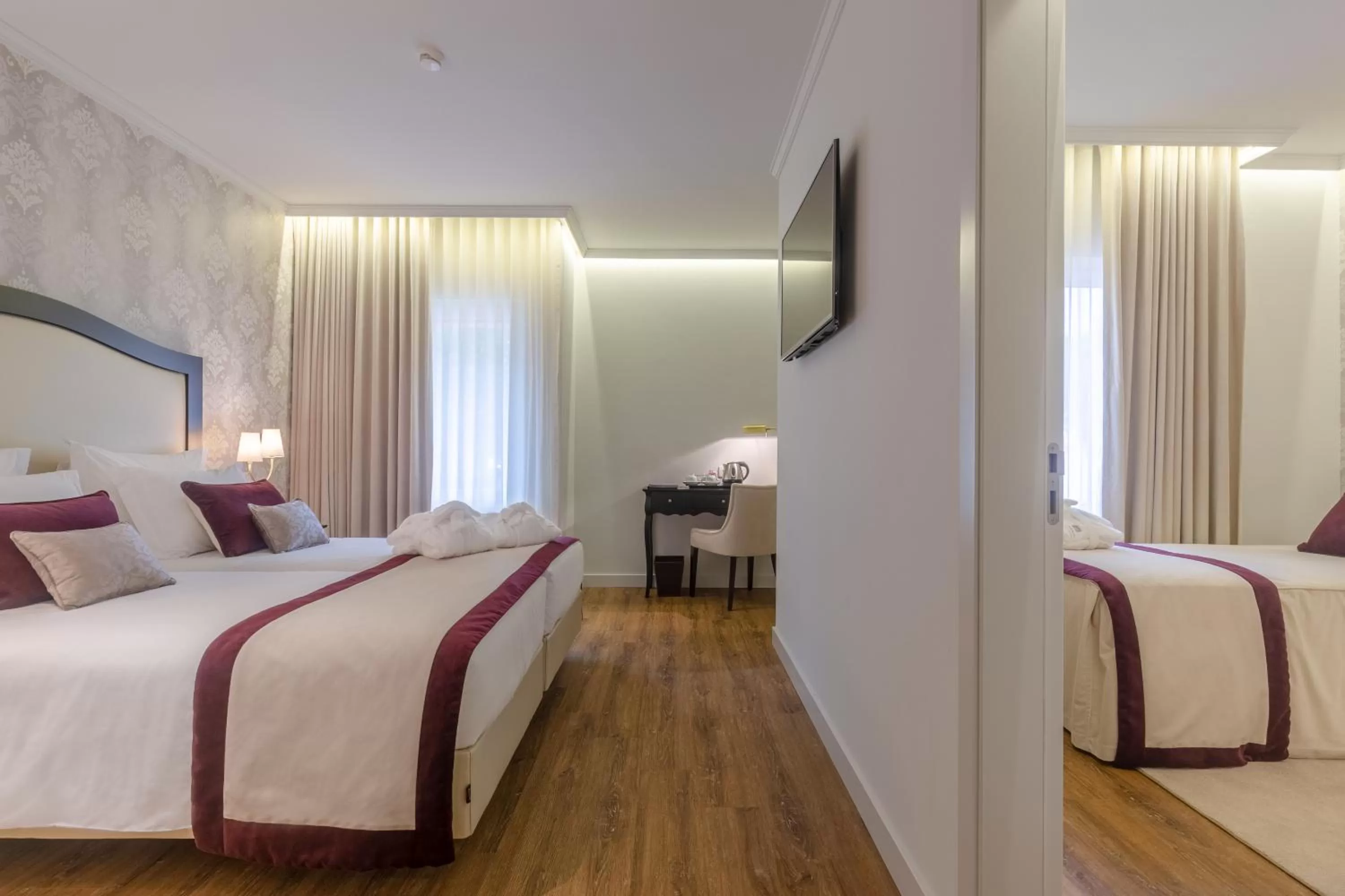 Photo of the whole room, Bed in Luna Hotel Turismo